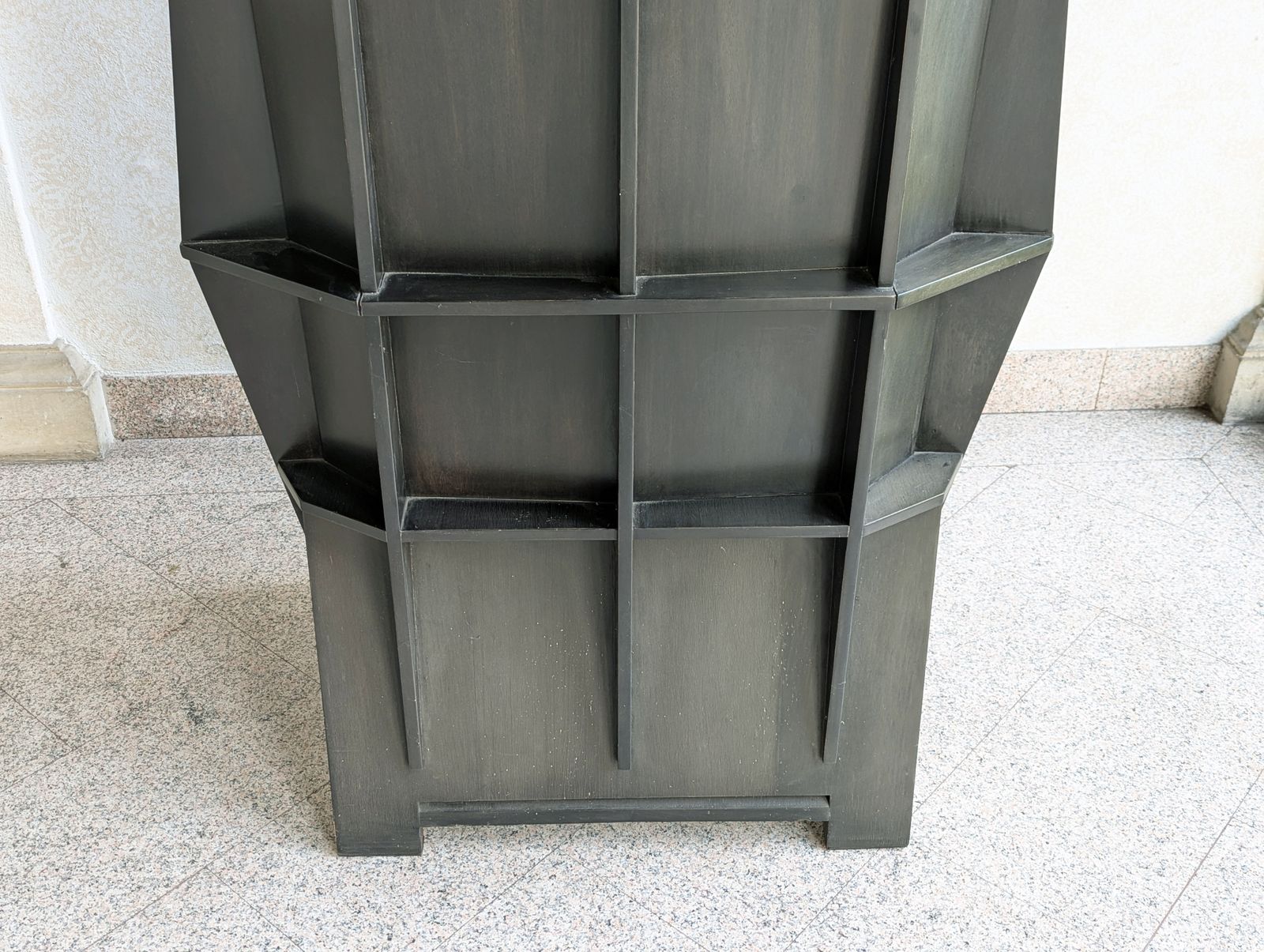 Huge Sculptural Matrix Throne Armchair In Grey Wood By Adriano E Paolo Suman For Giorgetti, 1984 photo vintage