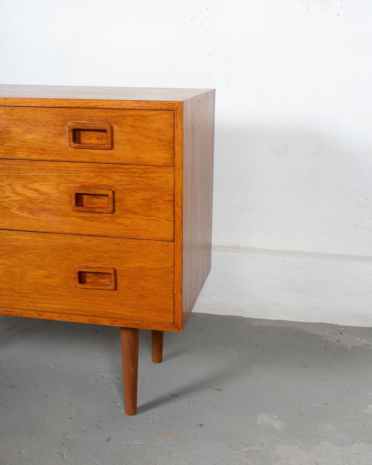 English Teak Chest Of Drawers, 1960s photo vinterior