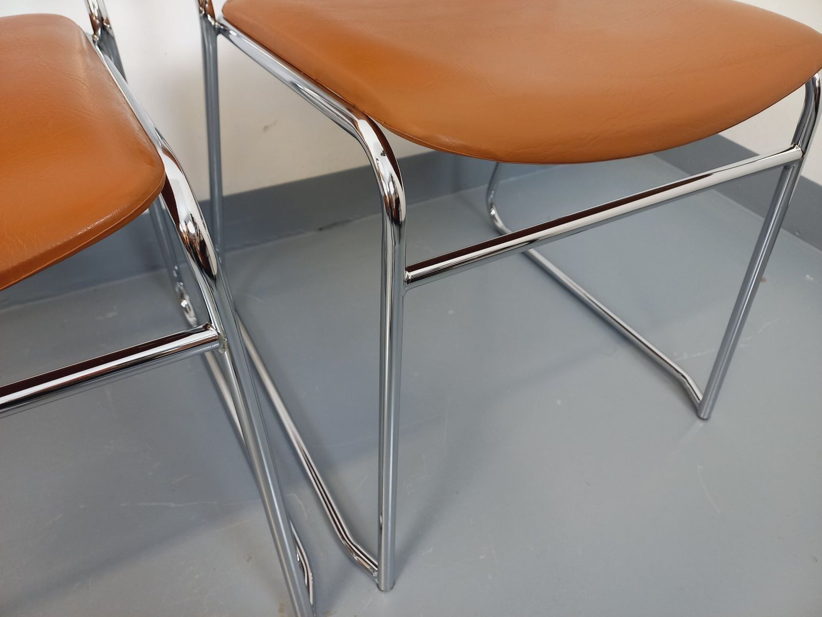 4 Chrome Metal And Cognac Leatherette Sled Chairs photo 570.0