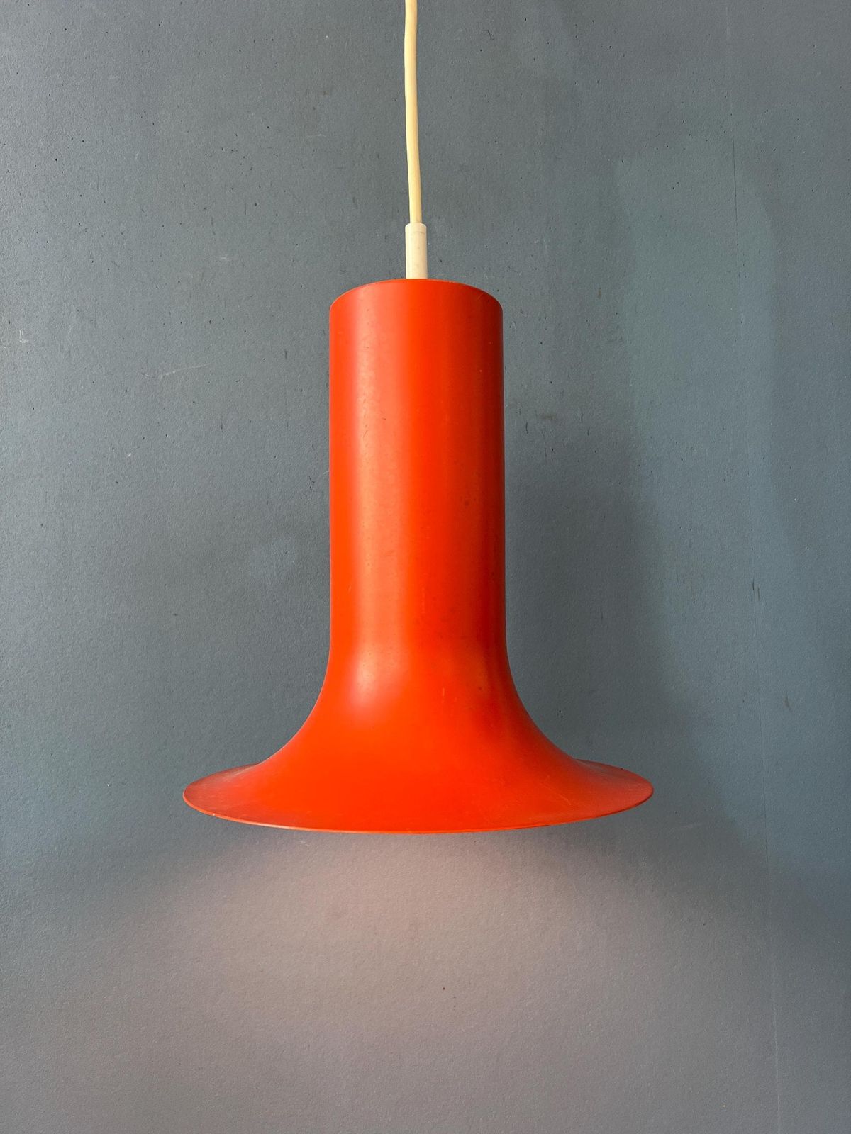 Vintage Oranje Raak Kegelvormige Hanglamp photo furniture
