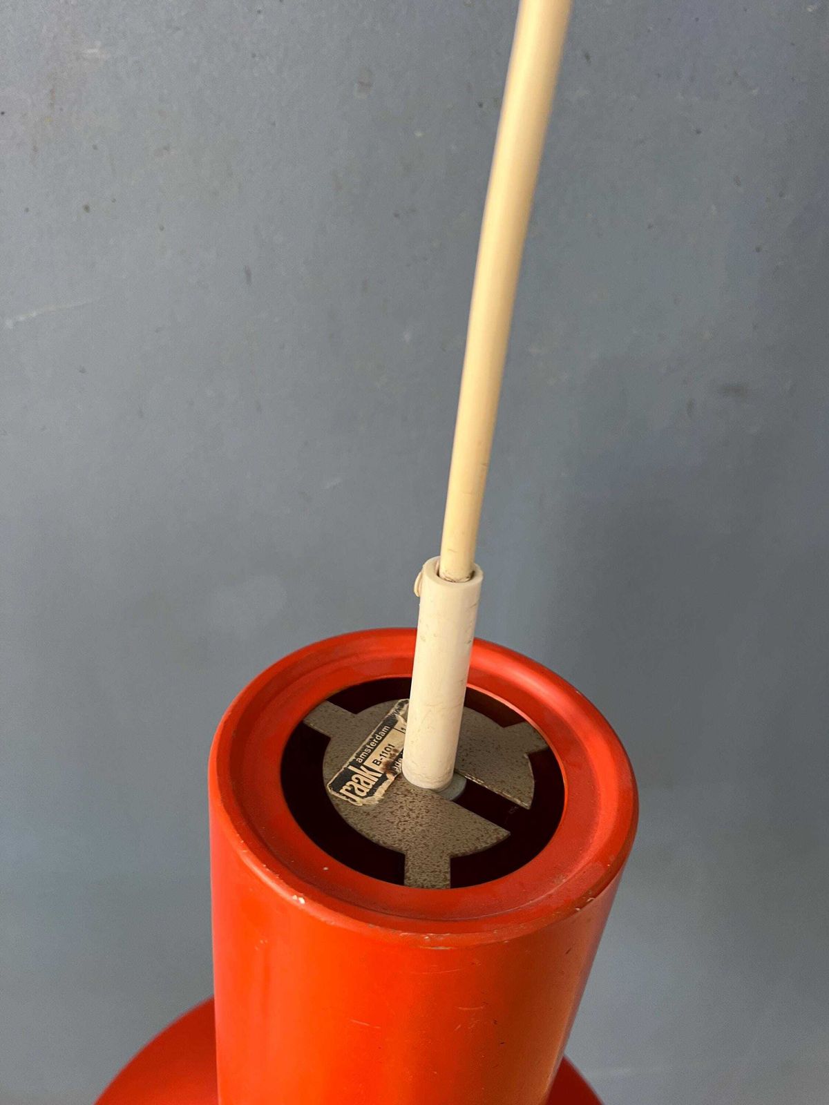 photo furniture Vintage Oranje Raak Kegelvormige Hanglamp