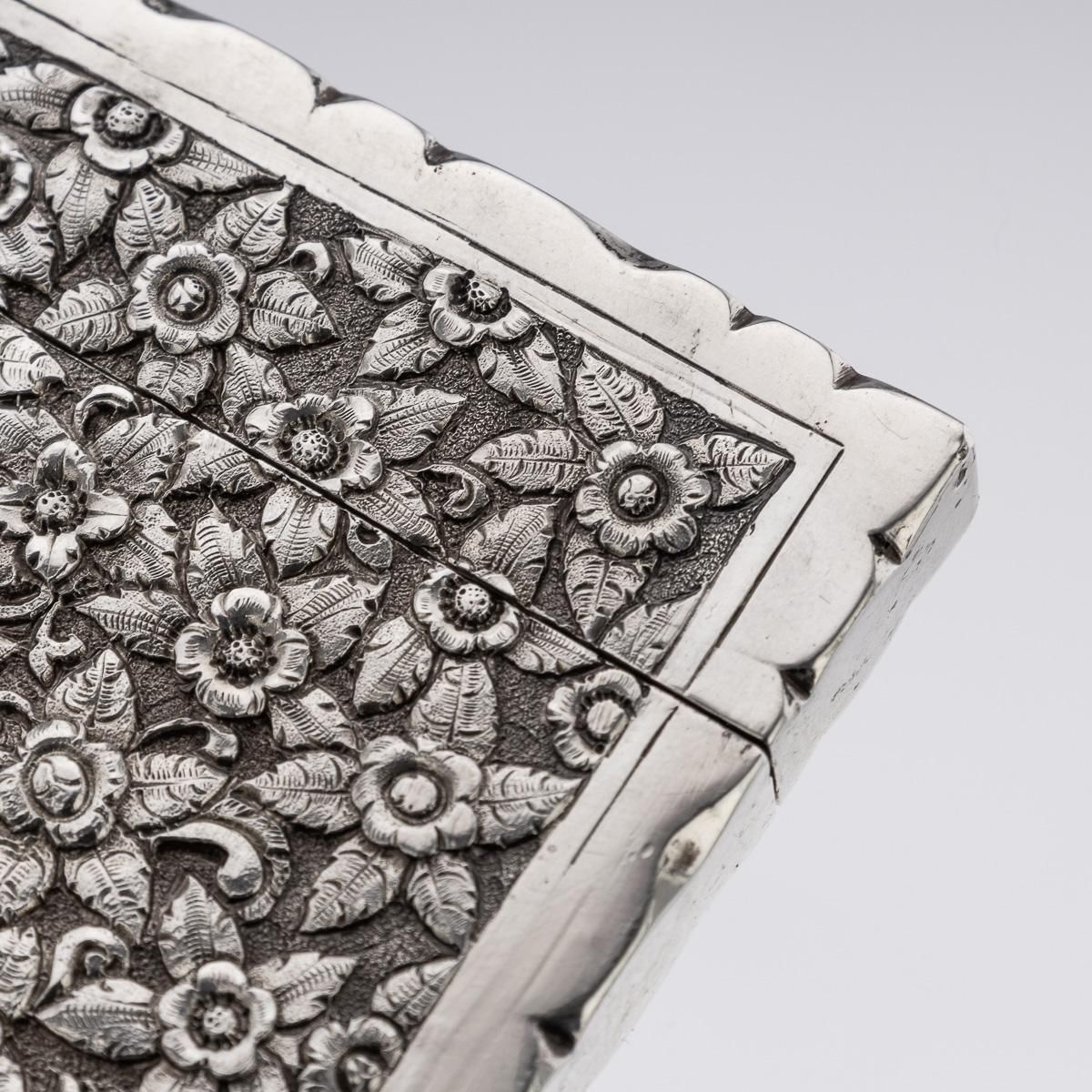 photo furniture Antique 19th Century Indian Kutch Solid Silver Cigarette Case C.1890