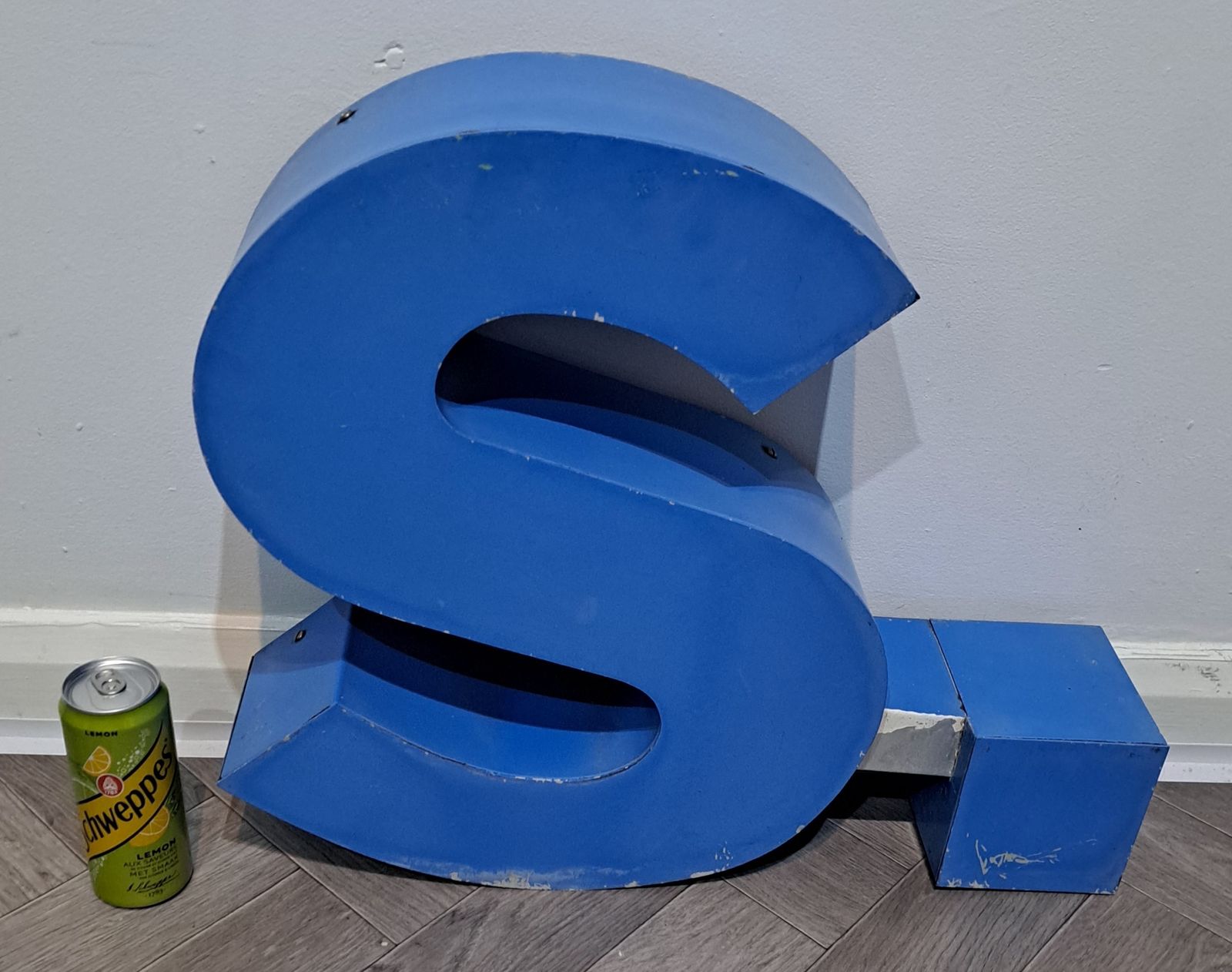 Extra Large French Metal Letter 'S' Neon photo furniture