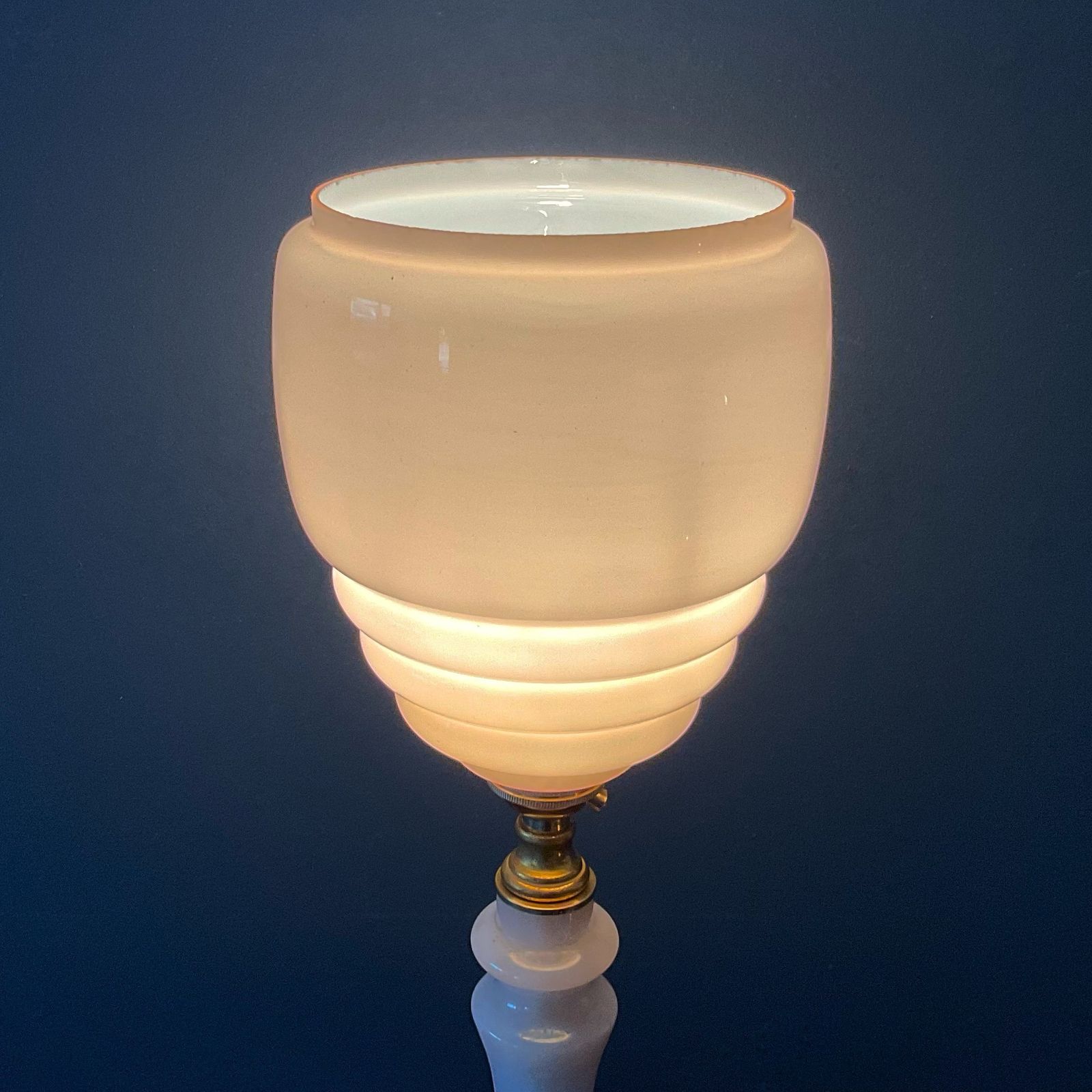 185.0 A Sweet Pink Art Deco Table Lamp photo