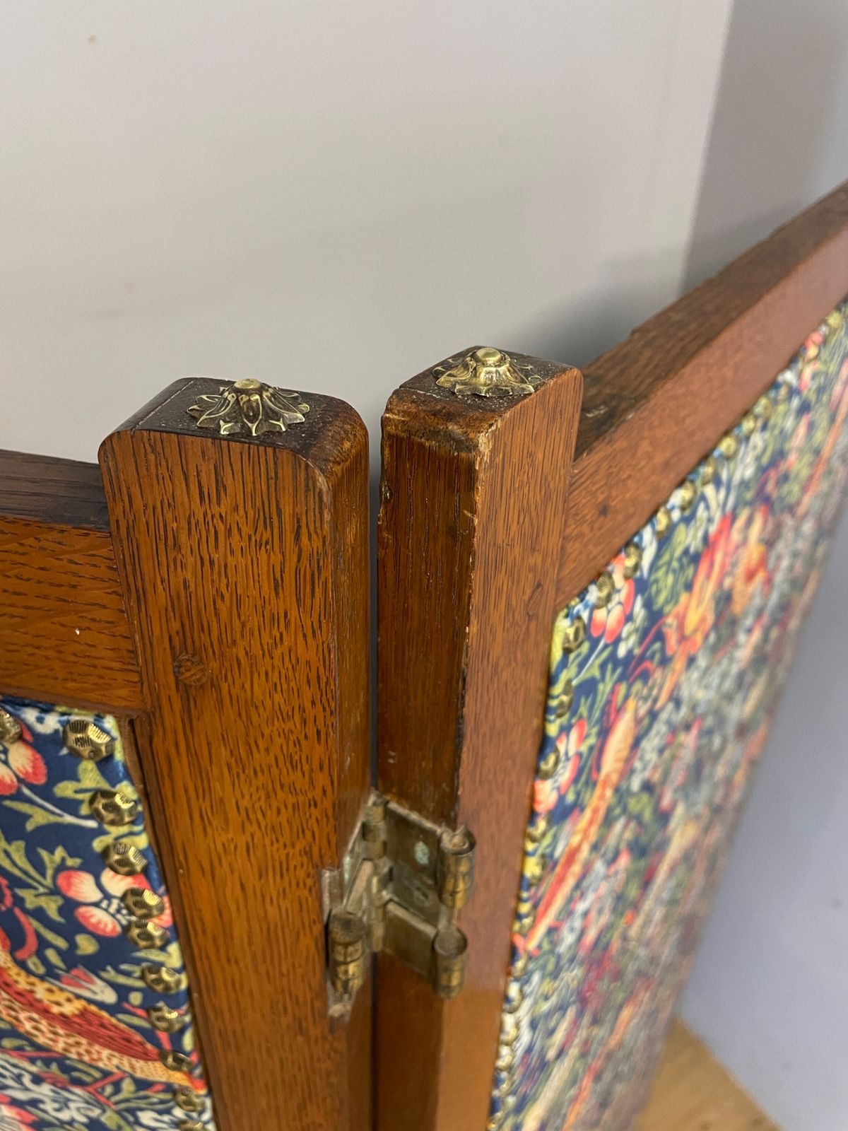 Arts And Crafts Oak Three Panel Screen In William Morris Strawberry Thief Velvet Fabric photo Home Decor