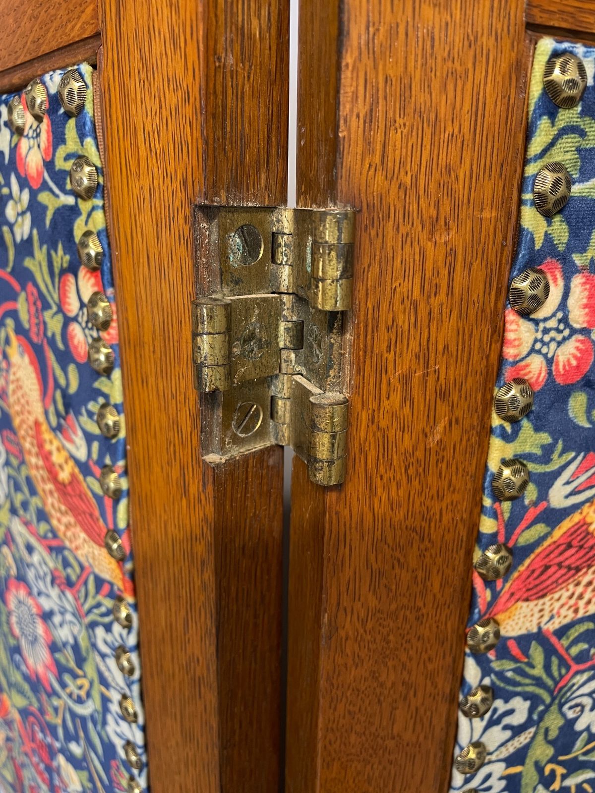 795.0 Arts And Crafts Oak Three Panel Screen In William Morris Strawberry Thief Velvet Fabric photo