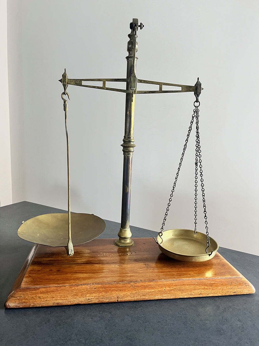 French Tea Scale '900 In Brass And Wood  Antiques