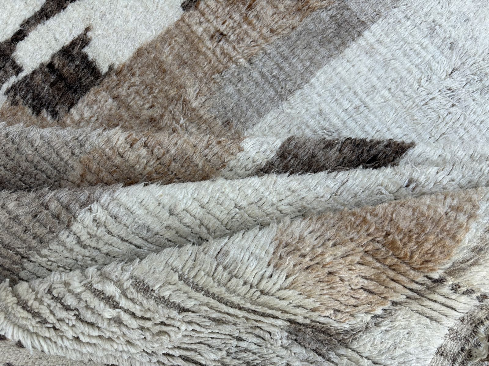 275x365 Cm Vintage Hand Knotted Moroccan Design Rug. 100% Natural Wool: Handmade Beni Ourain Carpet. 100% Natural Wool photo vinterior