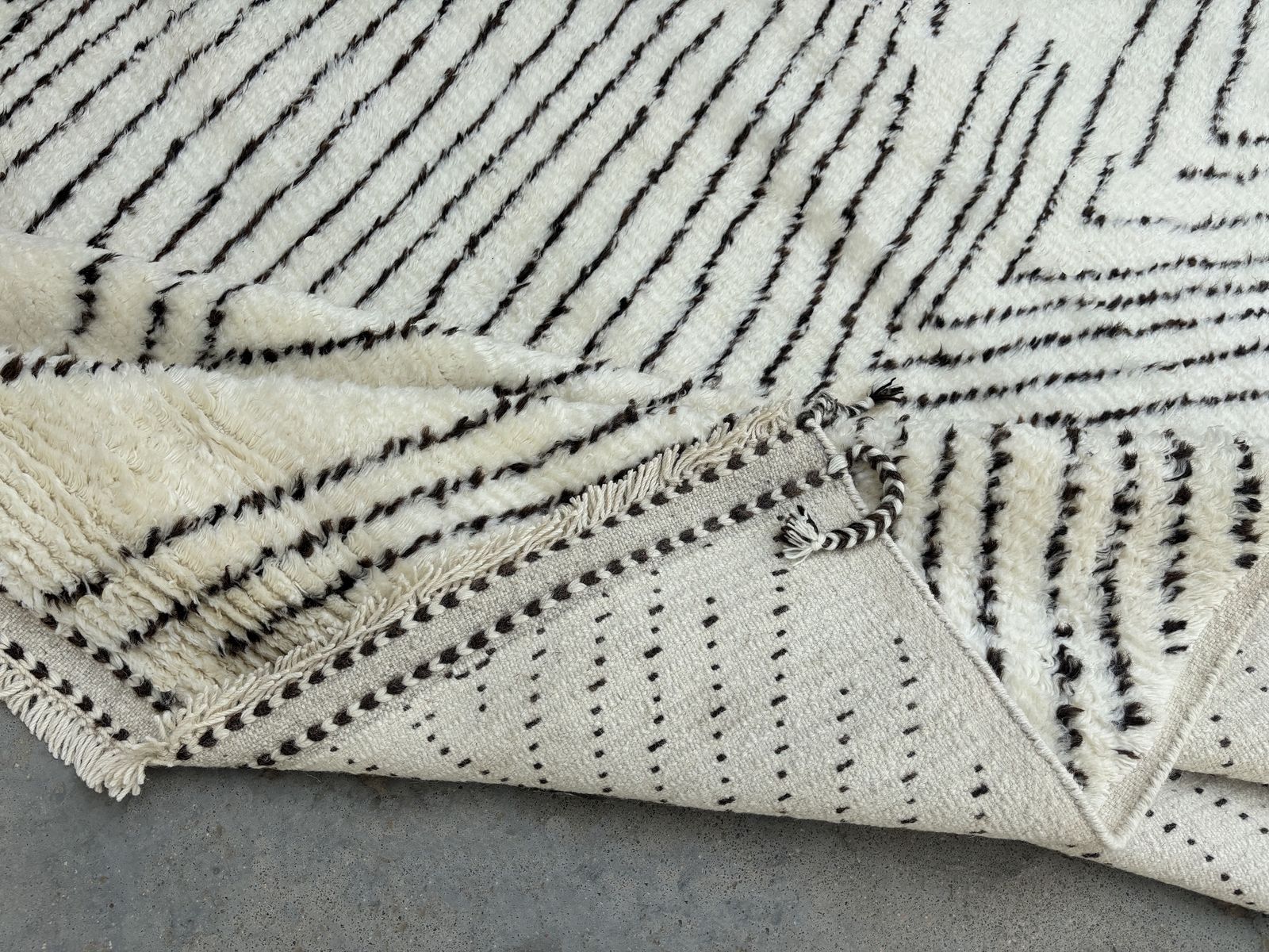 275x365 Cm Vintage Hand Knotted Moroccan Design Rug. 100% Natural Wool. Handmade Beni Ourain Carpet photo Textiles