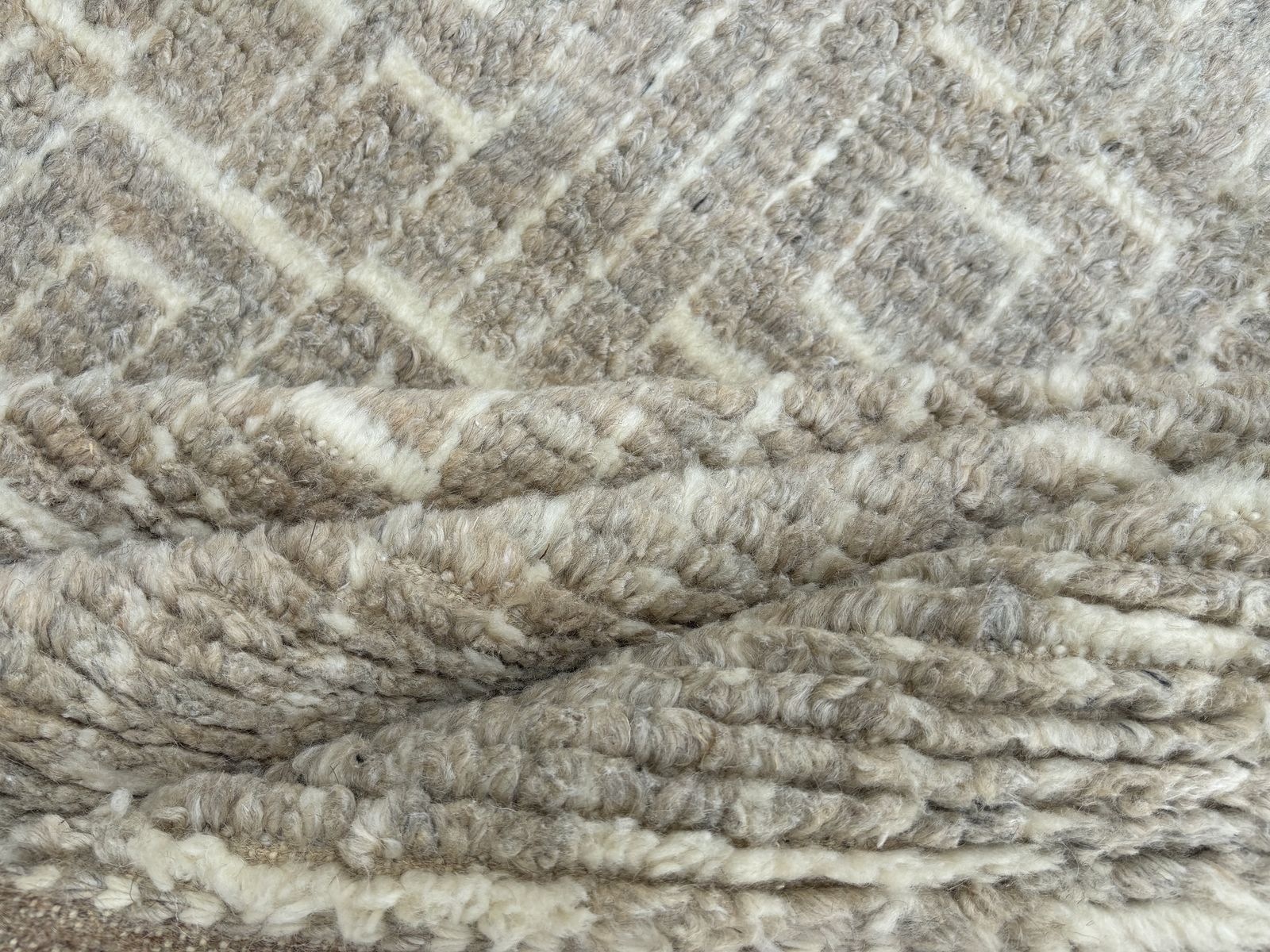 275x365 Cm Vintage Hand Knotted Moroccan Berber Style Area Rug. 100% Natural Wool photo furniture
