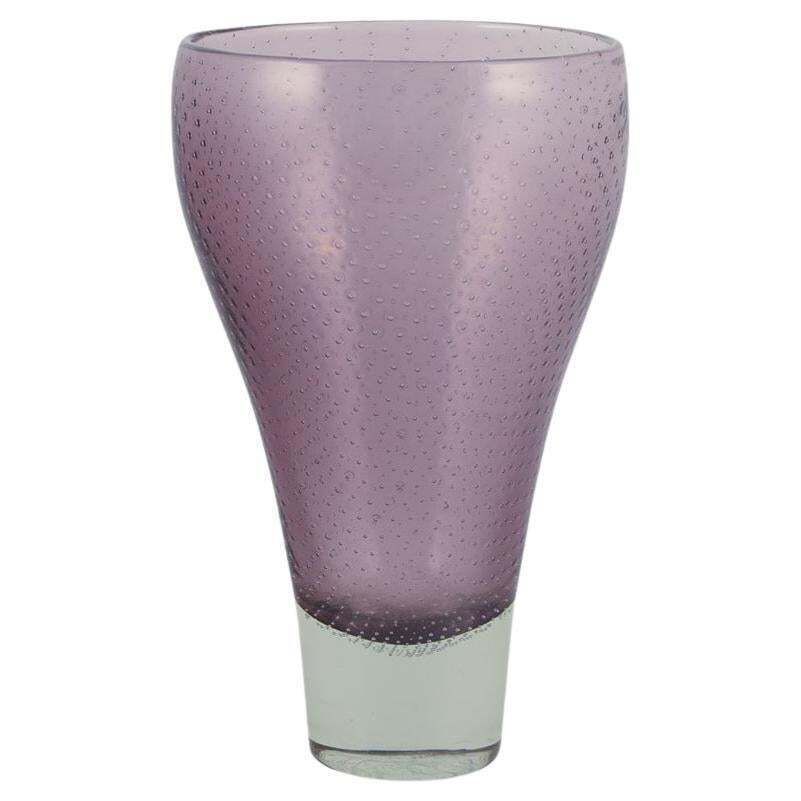 Gunnel Nyman For Nuutajärvi Notsjö. Modernist Finnish Art Glass Vase.