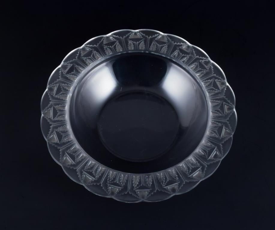 René Lalique, France. Large "Chevreuse" Bowl In Art Glass. Mid 20th C. photo furniture