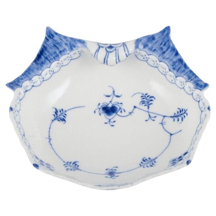 Royal Copenhagen Blue Fluted Half Lace, Mussel Shaped Bowl In Porcelain.