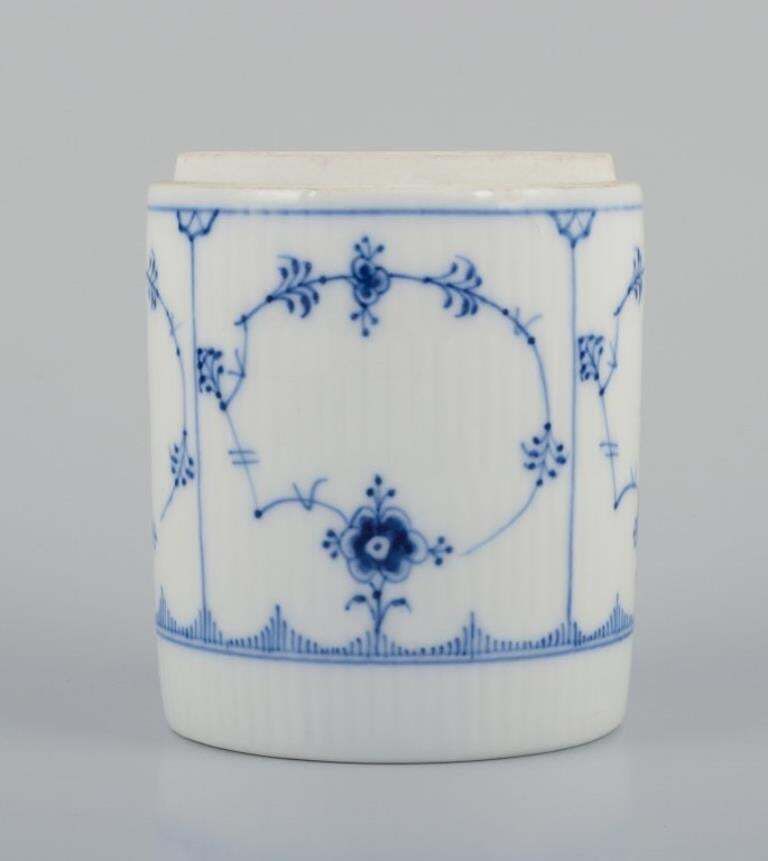 Royal Copenhagen Blue Fluted. Rare Tea Jar In Porcelain. Early 19th C. photo furniture