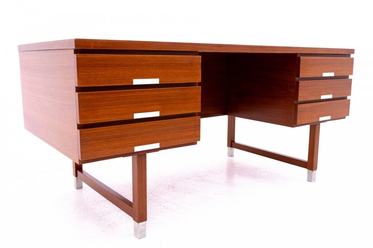 Teak Desk, Eigil Petersens Mobelfabrik, Denmark, 1960s. After Renovation. photo 2350.0