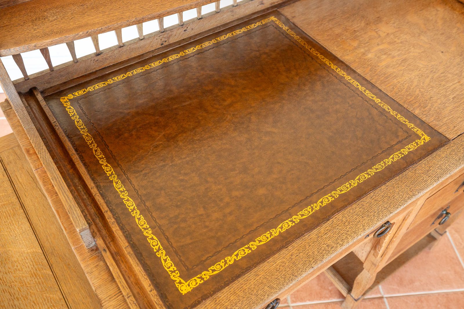 Blonde Arts & Crafts Desk English Antique 1900 Leather Tiger Oak By Shapland & Petter English Light Oak Golden Leather Top Early 20th Century photo vintage