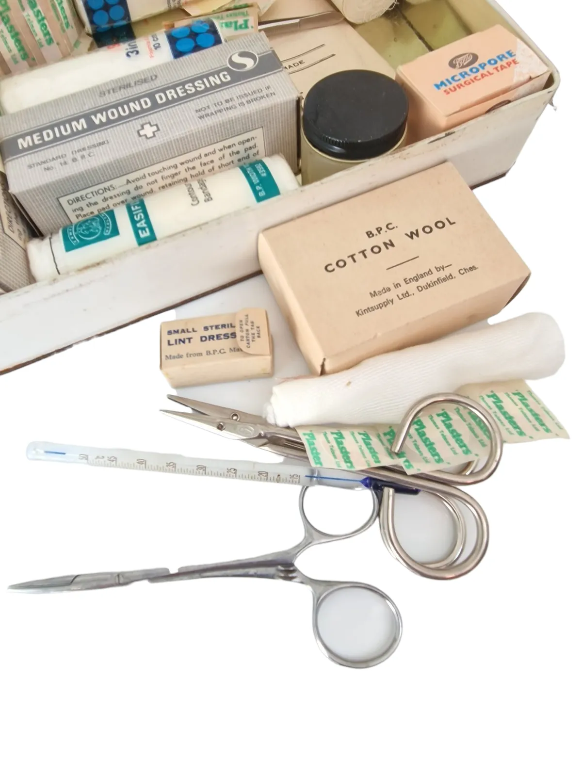 Mid Century First Aid Box With Complete Bpc Contents – Collector’s Kit photo vinterior