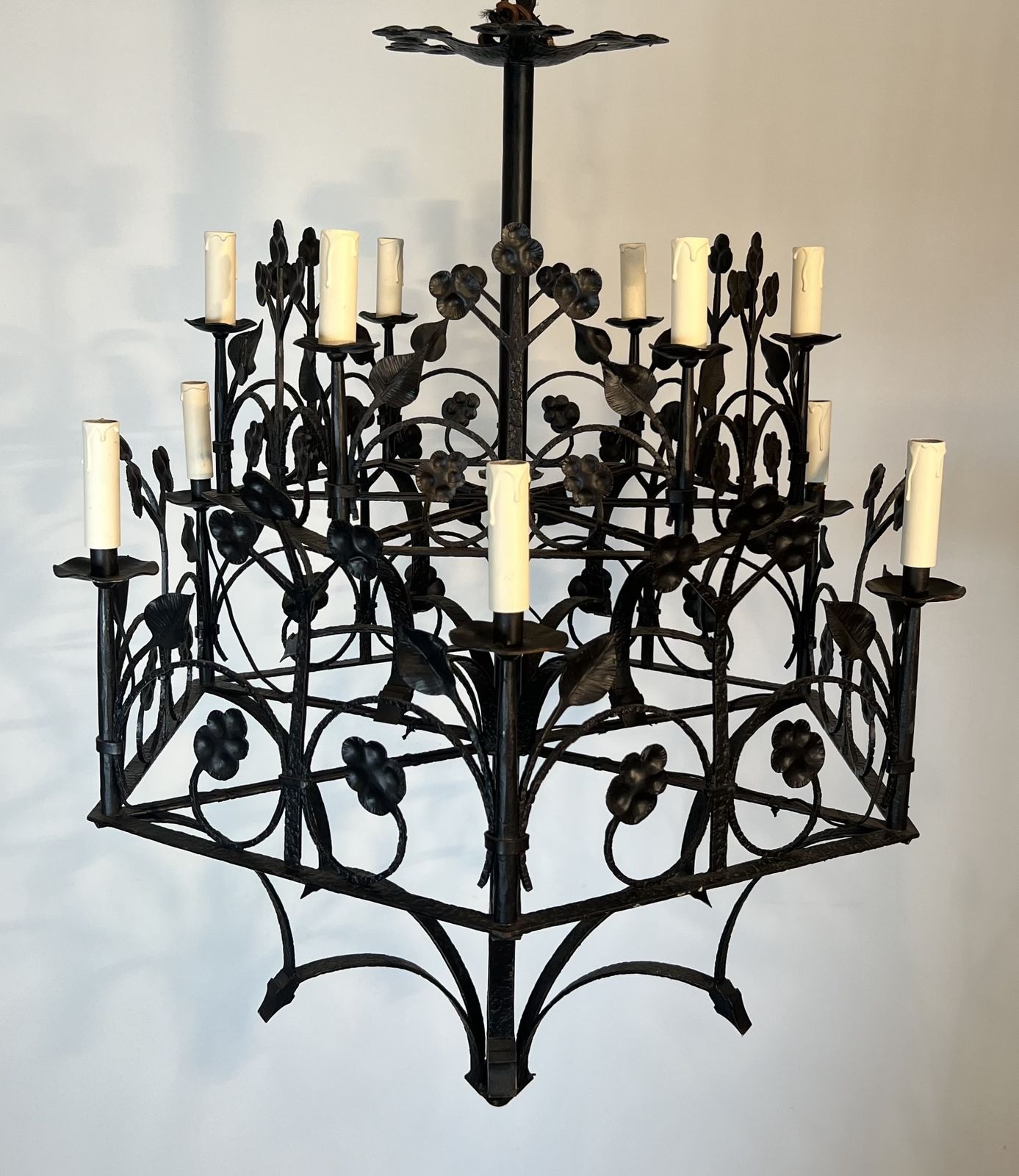 photo buy Large 12 Light Wrought Iron Chandelier With Clover And Foliage Decorations