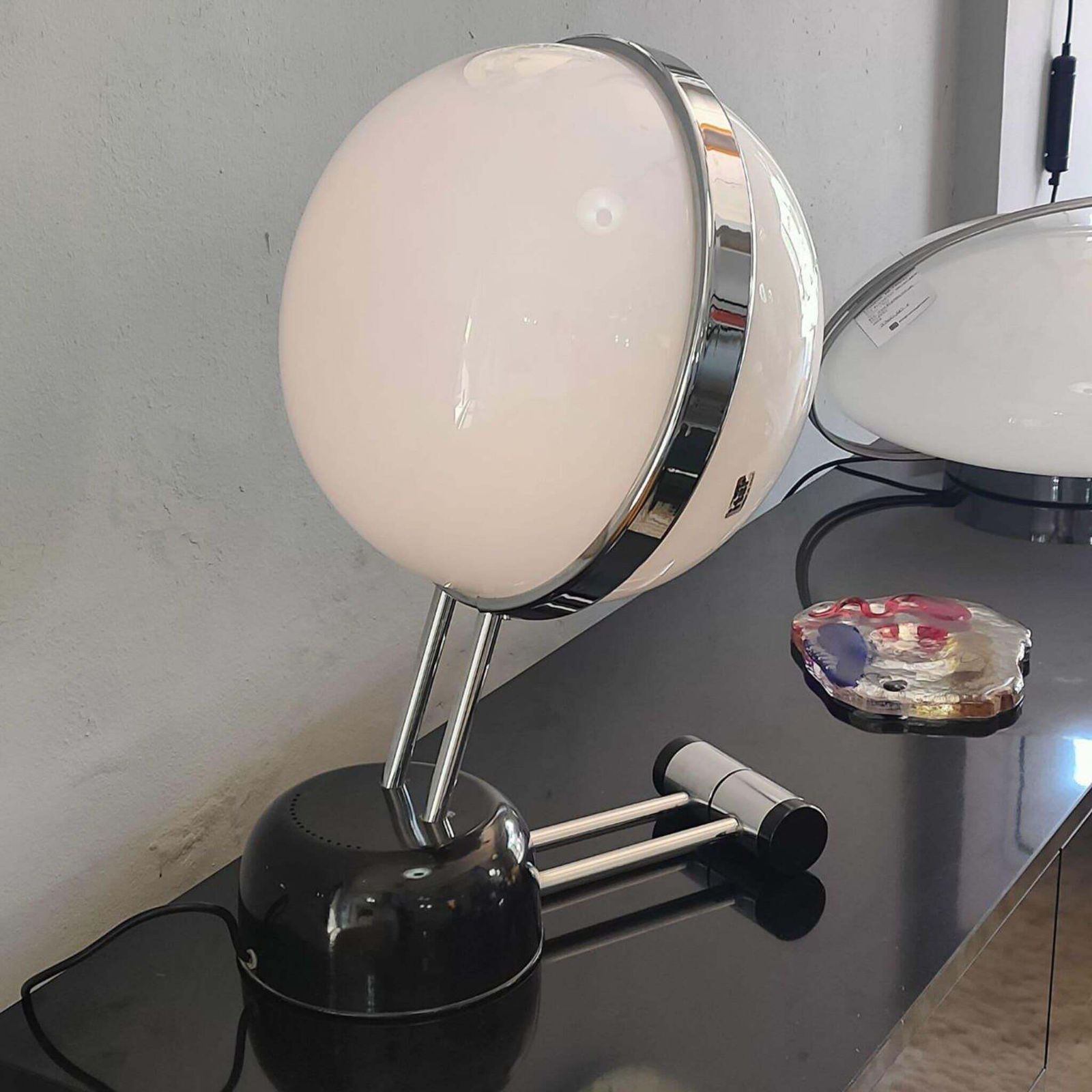 Mid Modern Century Touch Dimmer Opaline Glass Lamp 1971 Italian Iter Elettronica photo vintage