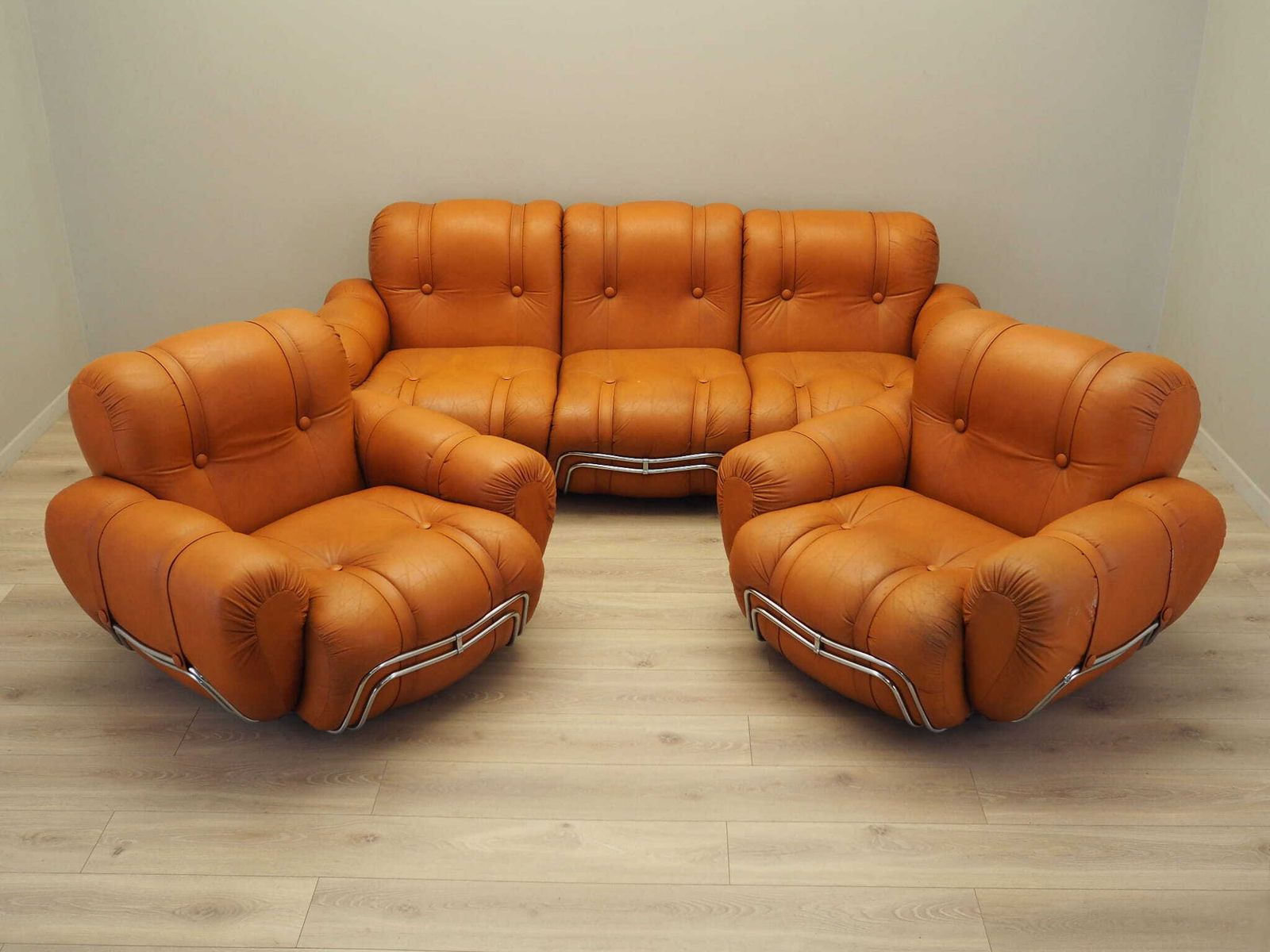 Oranje bank, Space Age-design, jaren 1960, productie: Italië photo for sale
