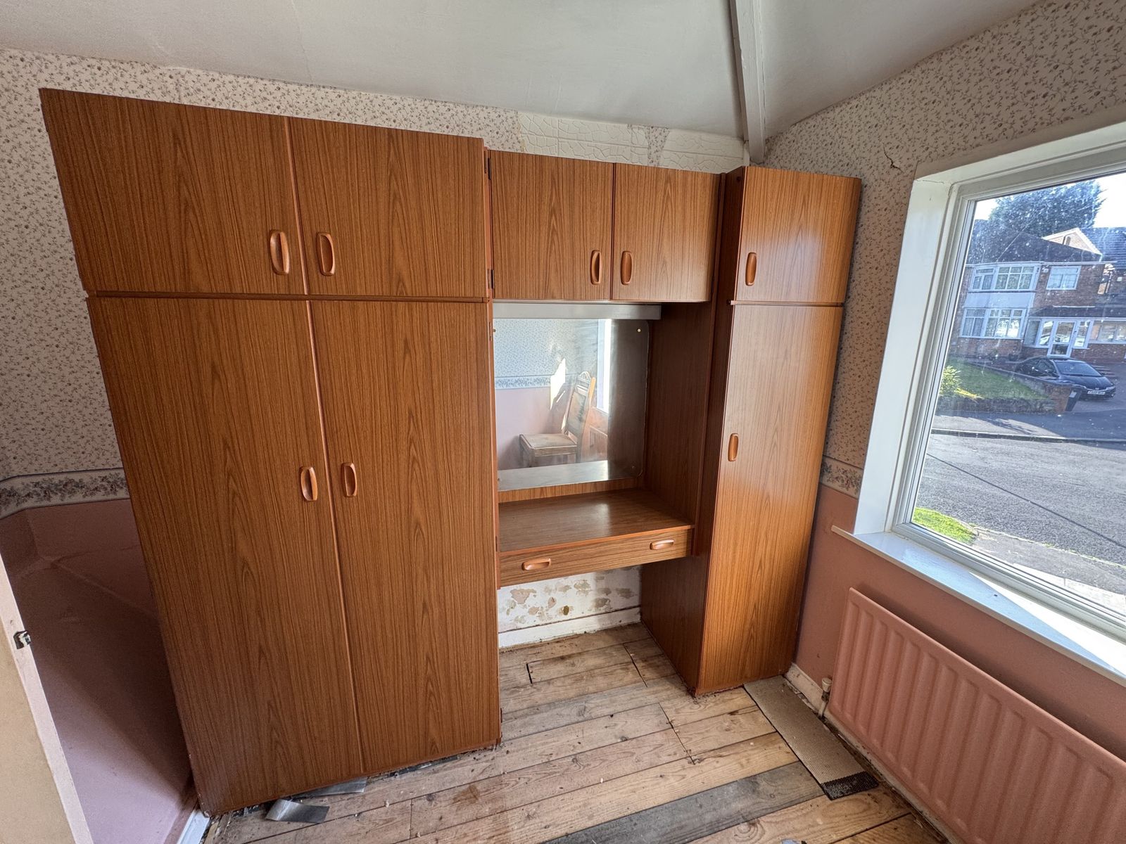 Schreiber Wardrobe Set With Built In Dresser