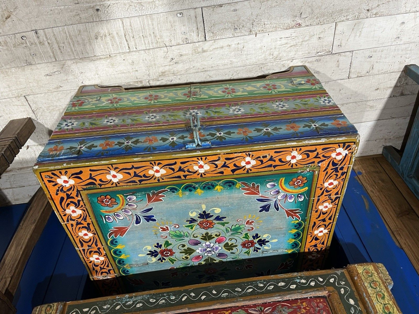 Vintage Culture Unique Reclaimed Hand Painted Lift Up Lid Chest Coffee Table photo vintage