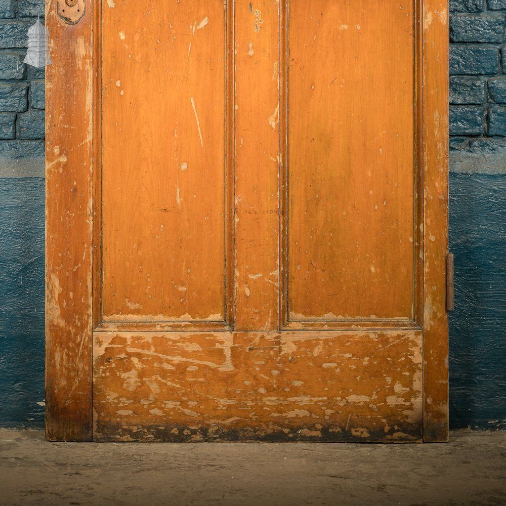 Moulded 5 Panel Wooden Door With A Varnished Finish photo Home Fixtures