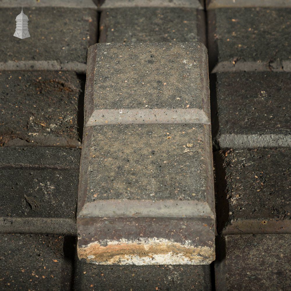 photo vinterior Reclaimed Stable Bricks, 270 Pavers, Staffordshire Blue 2 Block