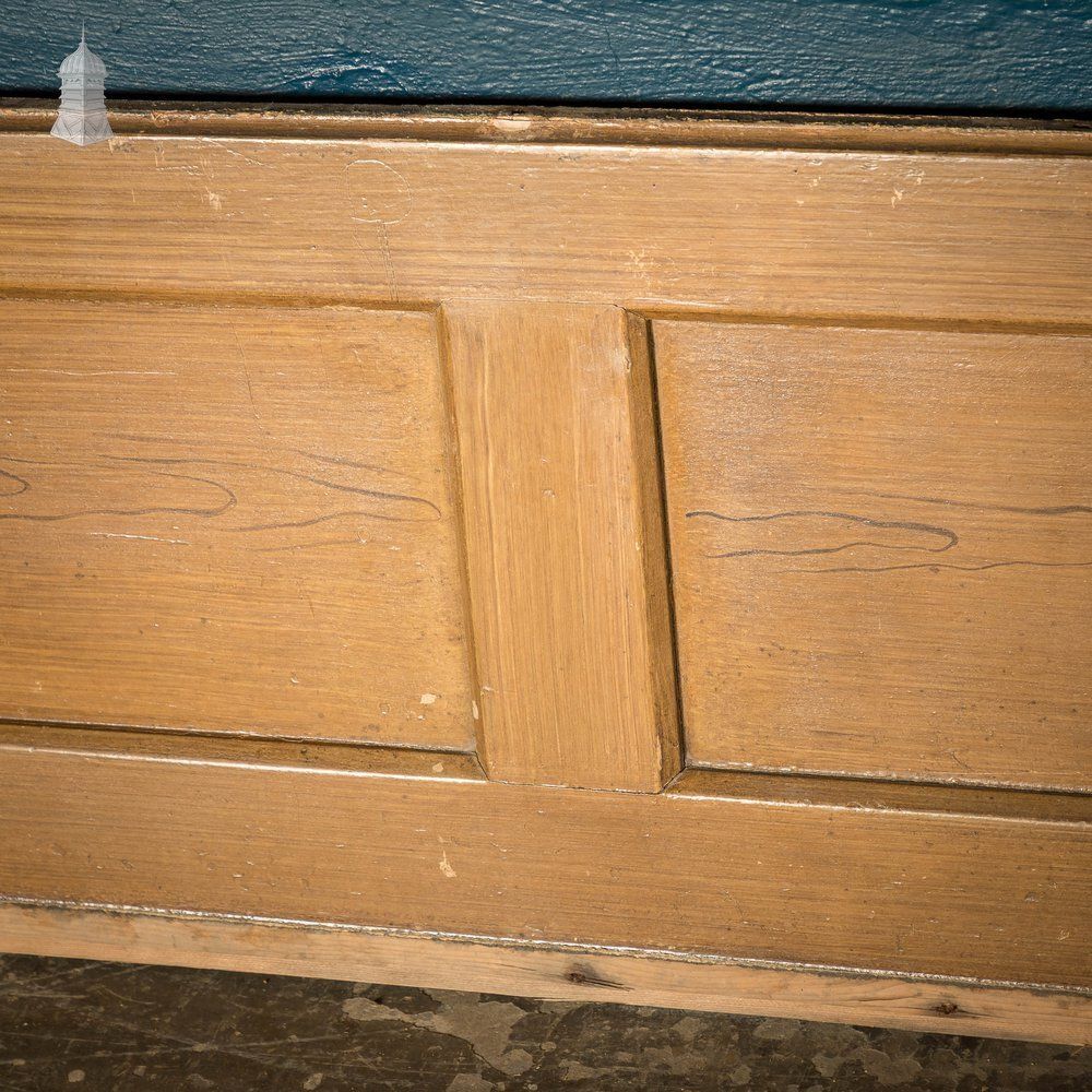 photo vintage Pine Panelling, Faux Woodgrain, 4 Panel   A Run Of 39m