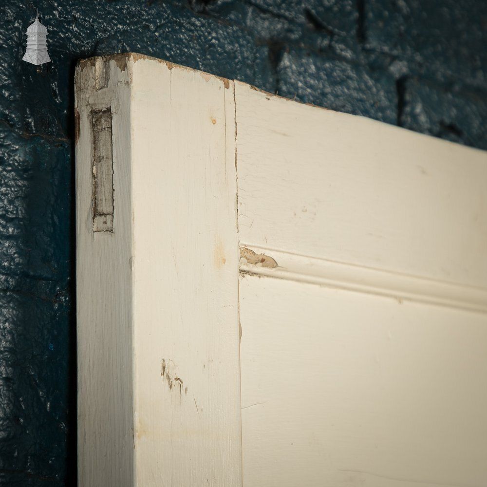 Moulded 4 Panel Door – Distressed White Paint photo vinterior