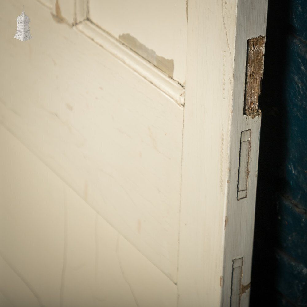 photo furniture Moulded 4 Panel Door – Distressed White Paint