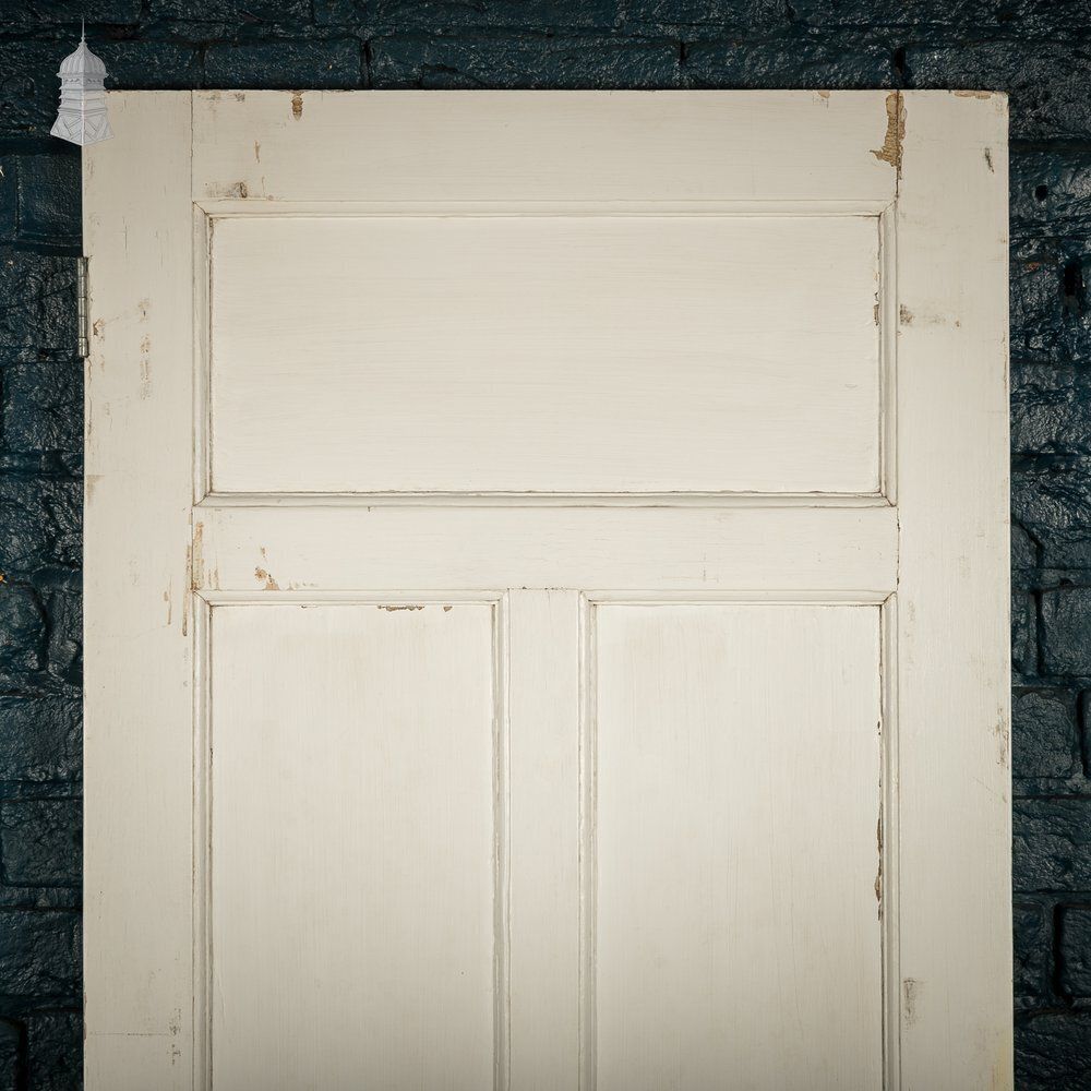 Home Fixtures Moulded 4 Panel Door – Distressed White Paint photo