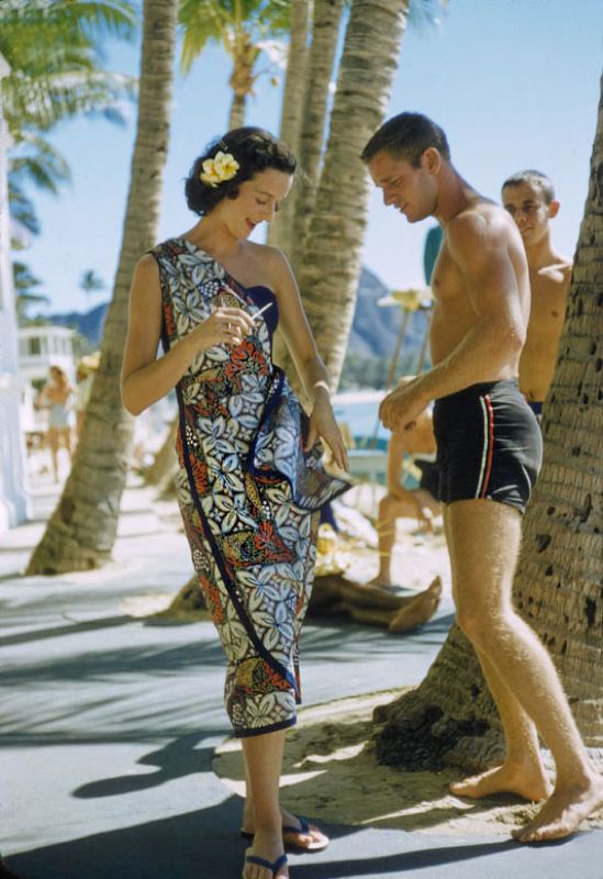 Toni Frissell 'Hawaiian Scenes' Unframed Archival Pigment Print