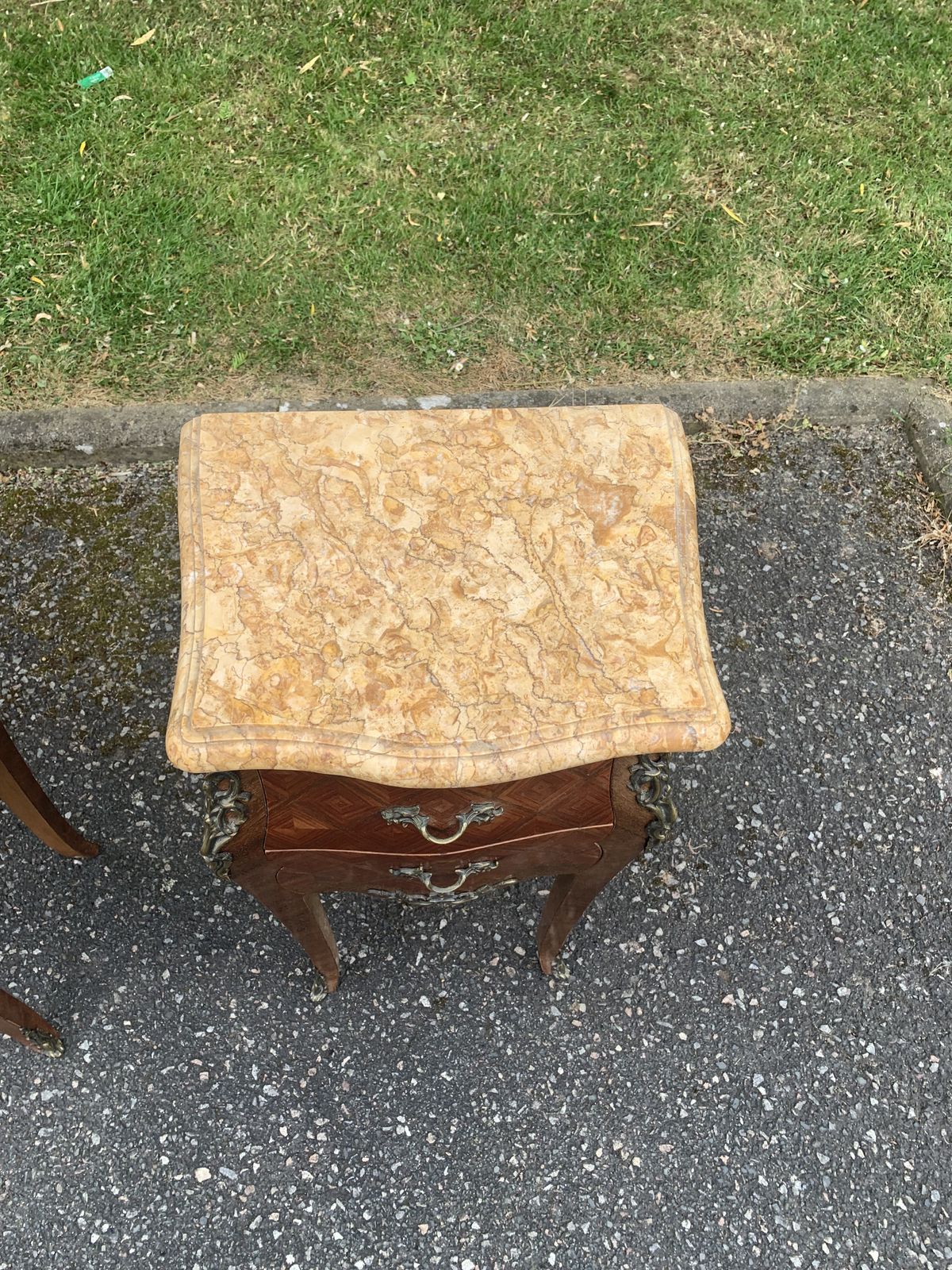 A Pair Of French Rosewood Bedside Tables photo vinterior