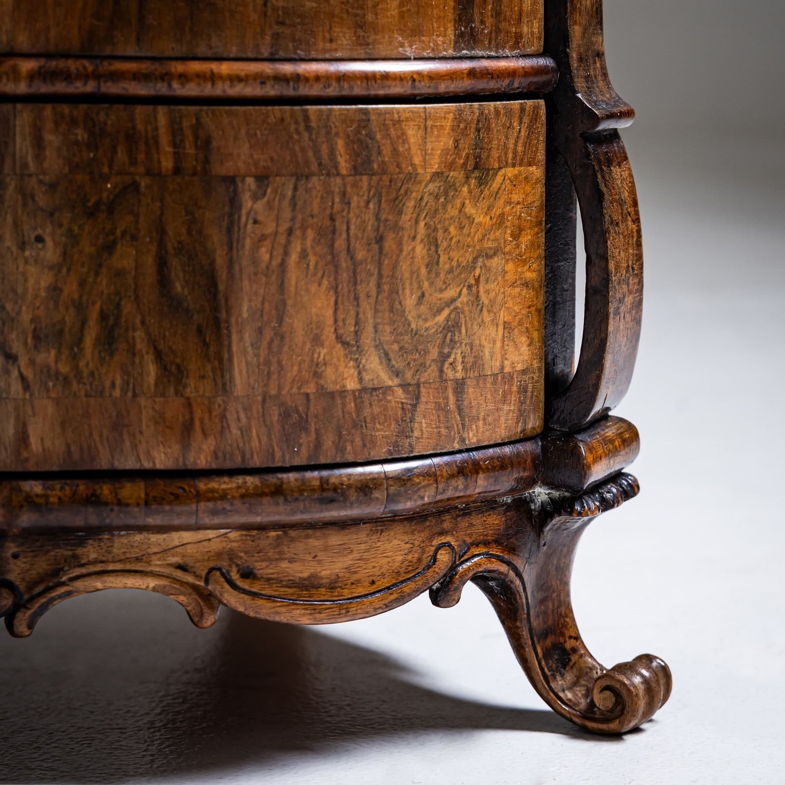 photo furniture Baroque Miniature Chest Of Drawers In Walnut, Mid 18th Century