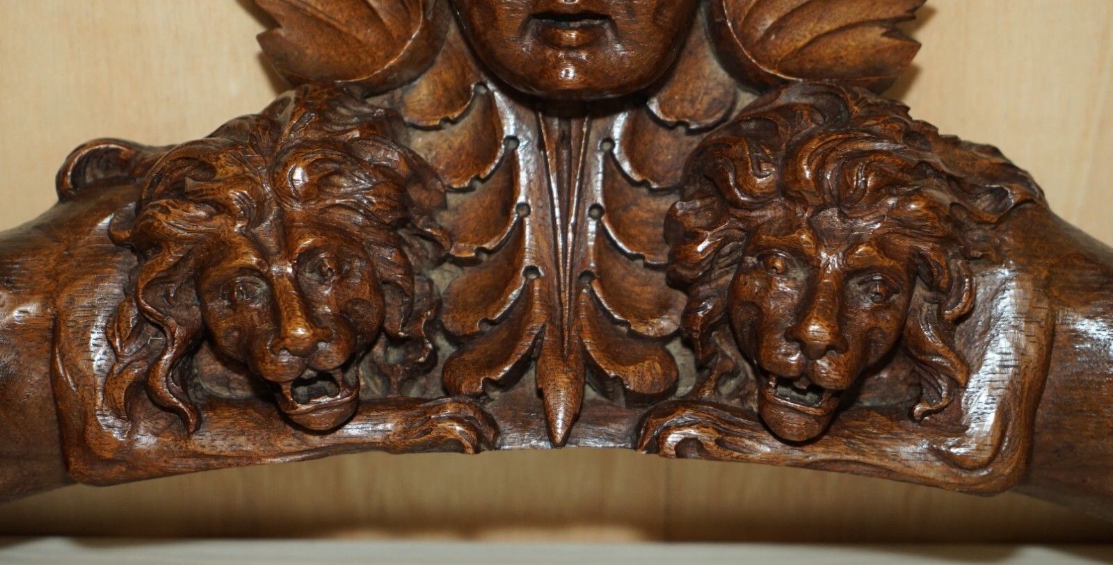 Important 18th Century Circa 1720 Oak Carved Surmount Of Regal Lions &Amp; A Putti photo vinterior