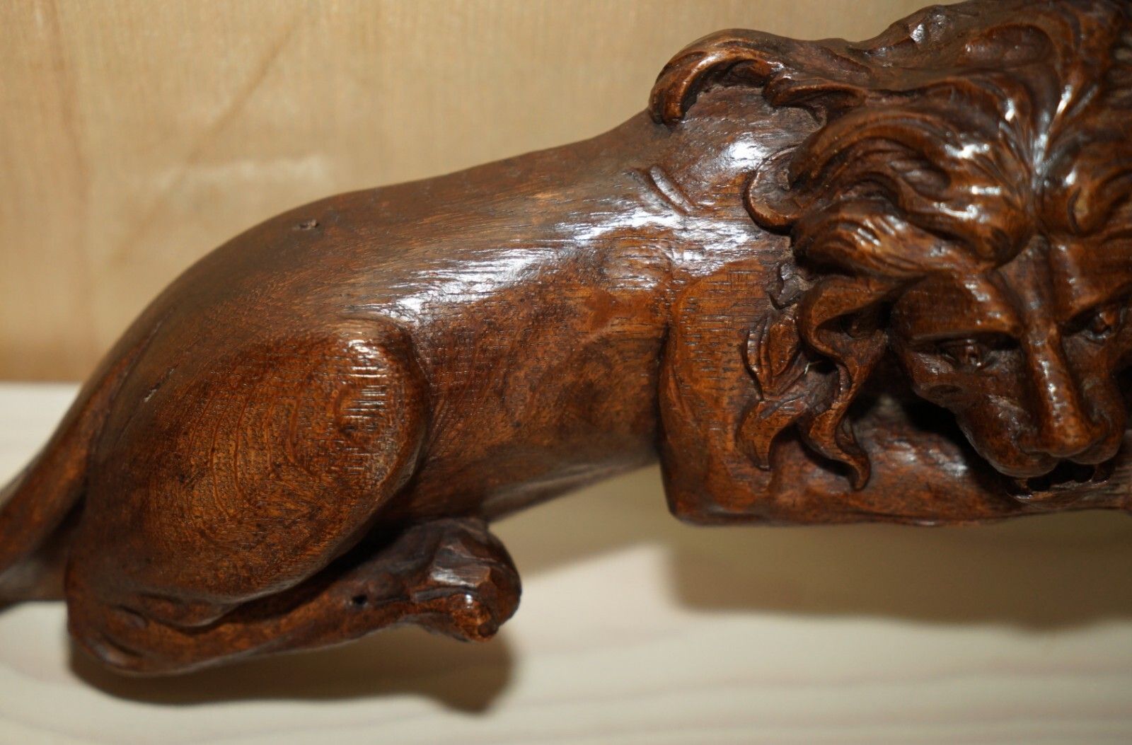 3950.0 Important 18th Century Circa 1720 Oak Carved Surmount Of Regal Lions &Amp; A Putti photo