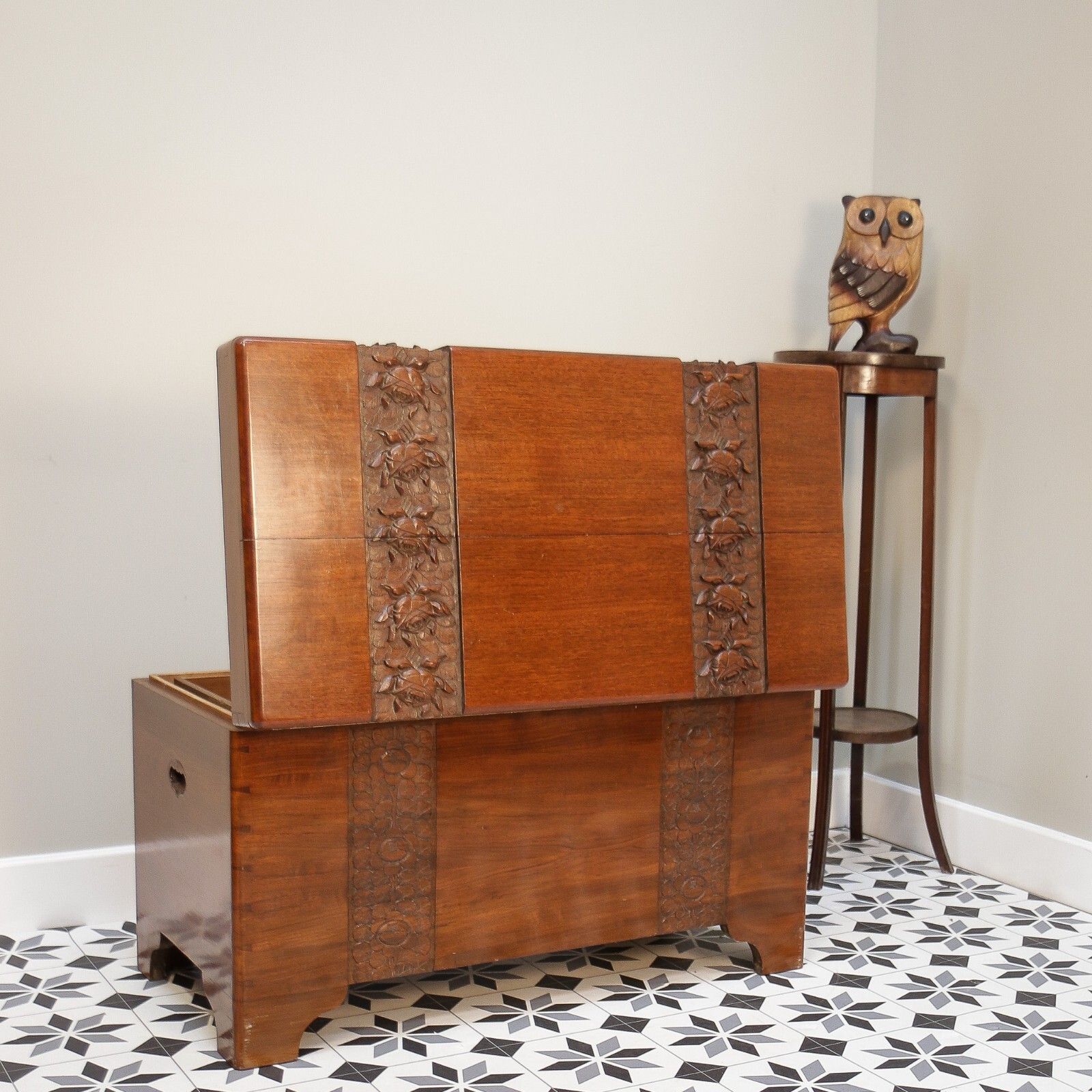 photo furniture Camphor Wood Chest Oriental Carved Linen Trunk