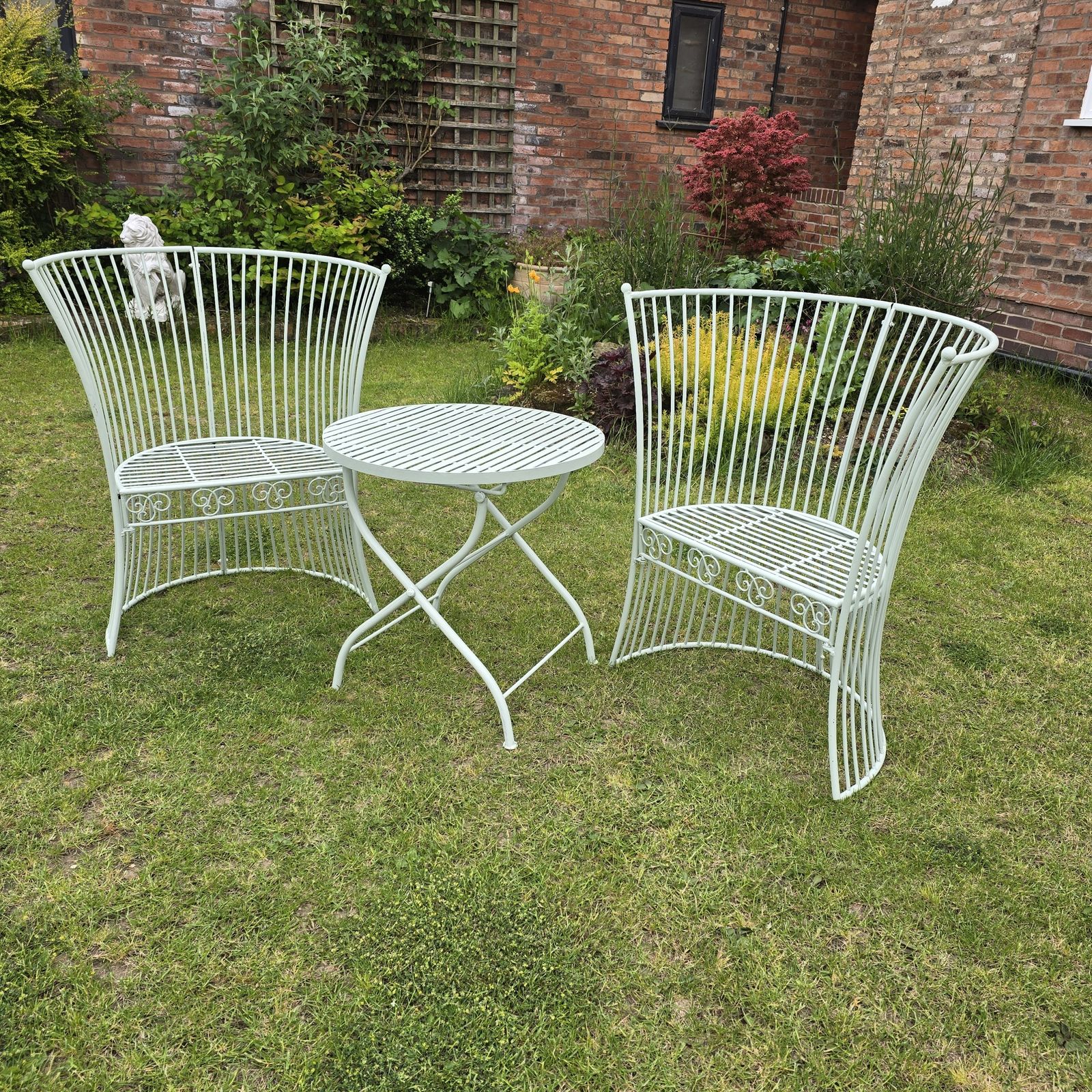 Super Art  Deco Cast Iron Patio Set photo vinterior