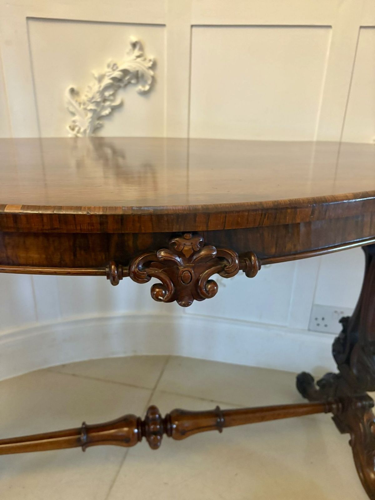 2125.0 Antique 19th Century Quality Carved Rosewood Freestanding Centre Table photo