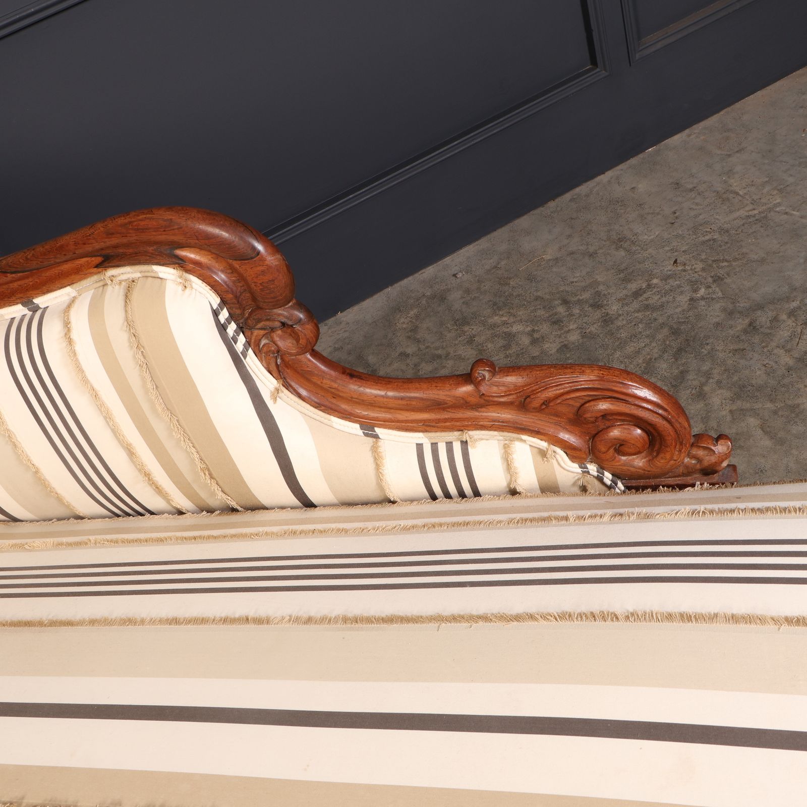 photo furniture William IV Rosewood Chaise Longue