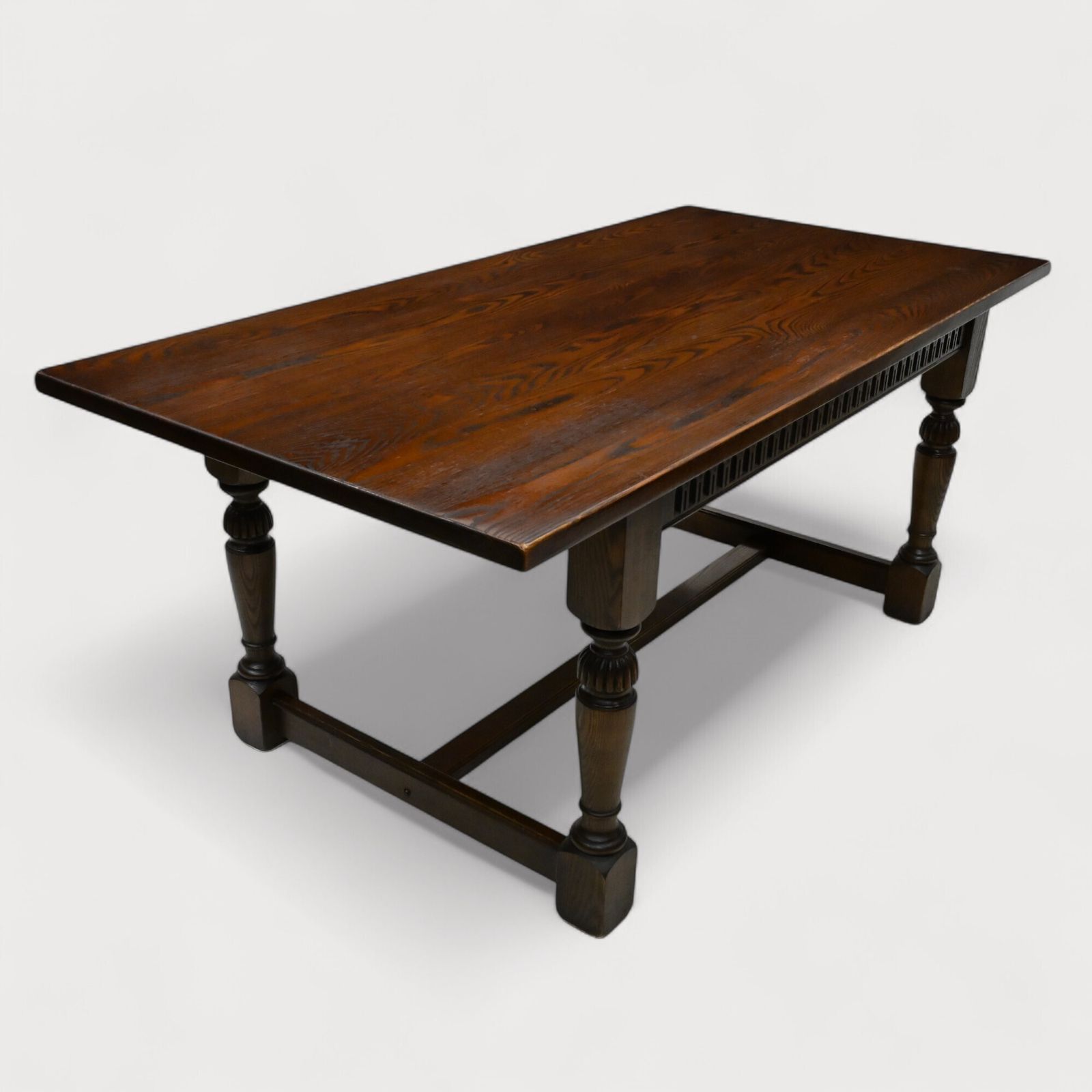 photo vinterior Old Charm Exeter Solid Oak Dining Table Tudor Brown Vgc Seats 8 Free Uk Delivery
