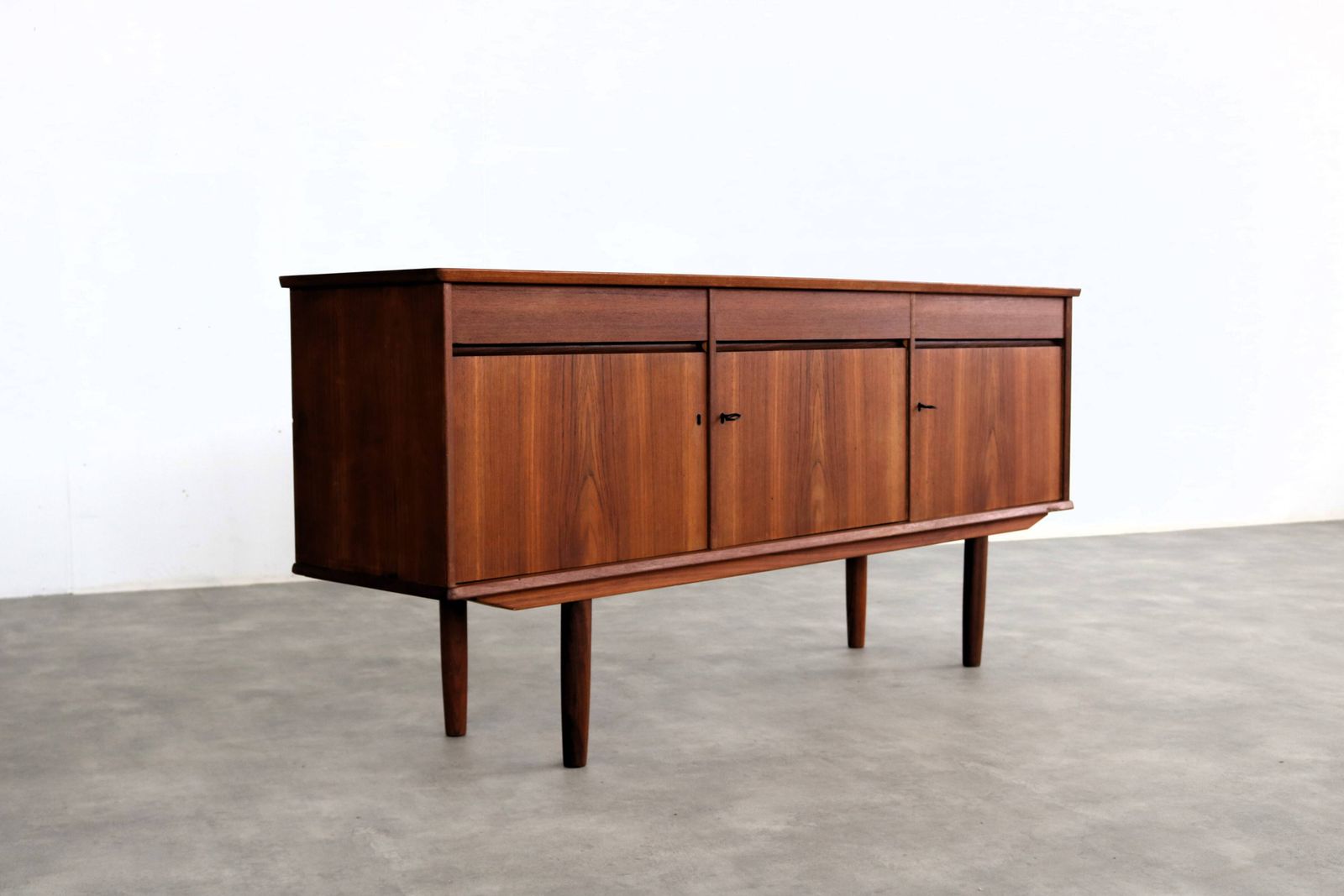 Vintage Teakhouten Dressoir | Ca. Jaren 1960 | Zweeds photo for sale