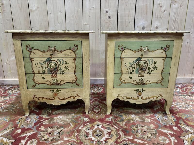 Paire De Chevets En Bois Peint De Style Louis XV