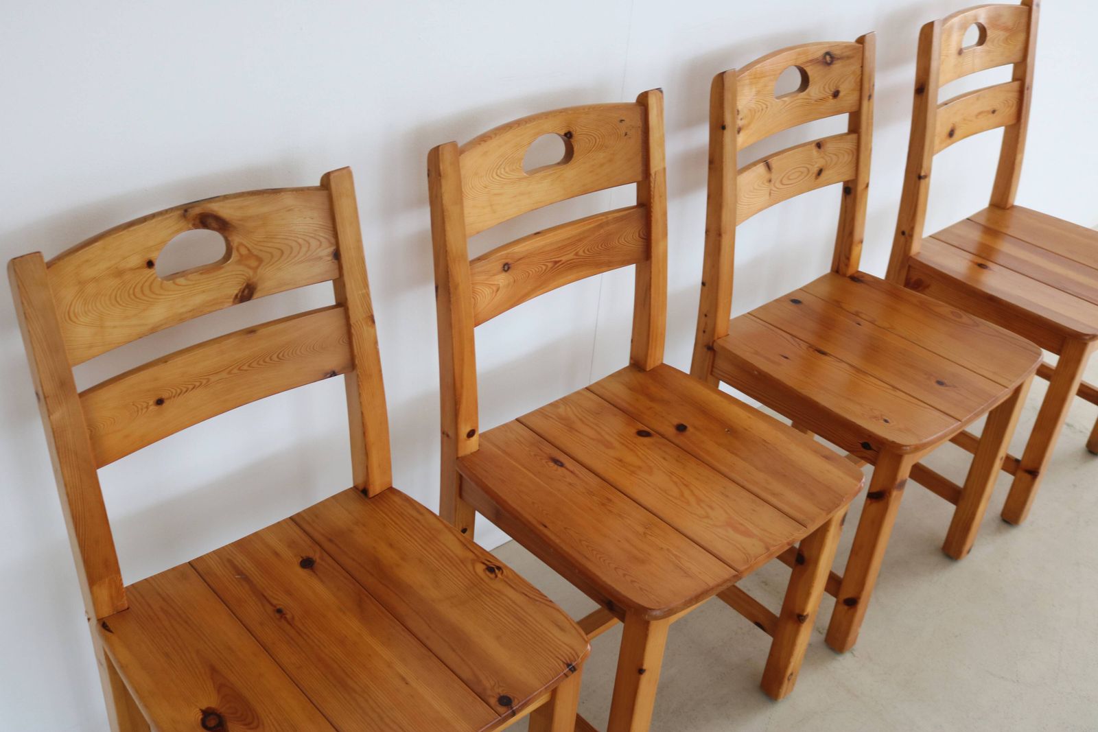 Vintage Eetkamerstoelen | Stoelen | Grenen photo Meubels