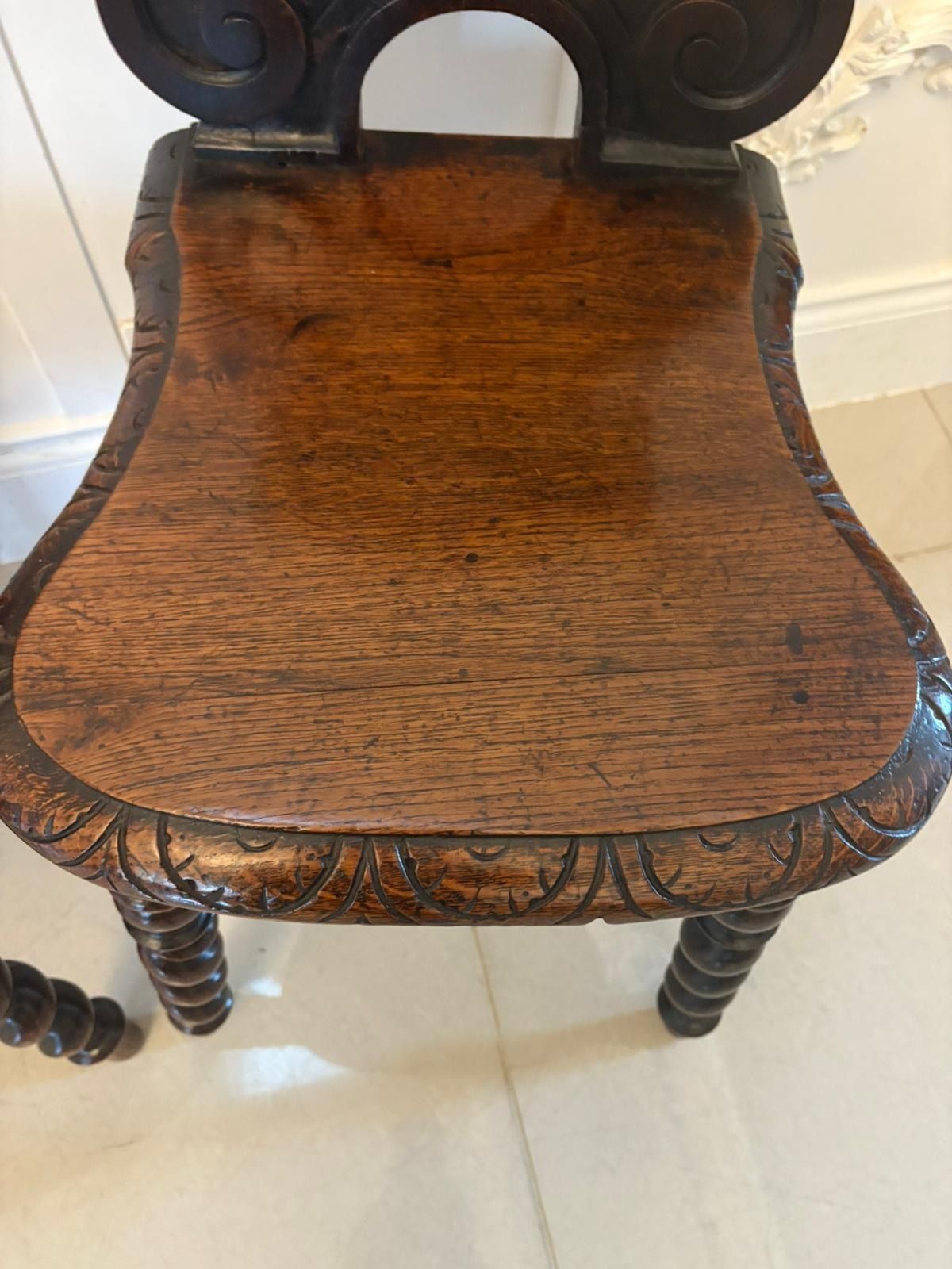 photo furniture Pair Of Antique 19th Century Quality Carved Oak Hall Chairs