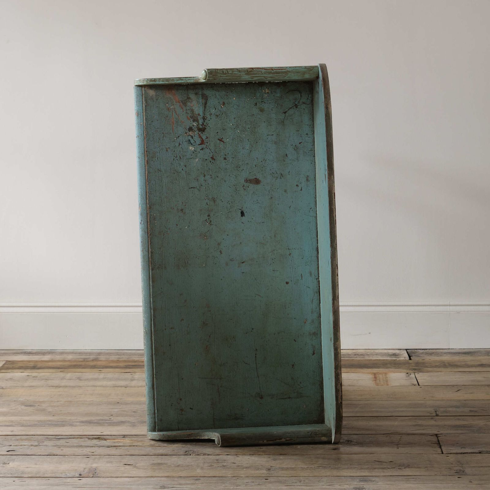 photo furniture Victorian Painted Pine Washstand