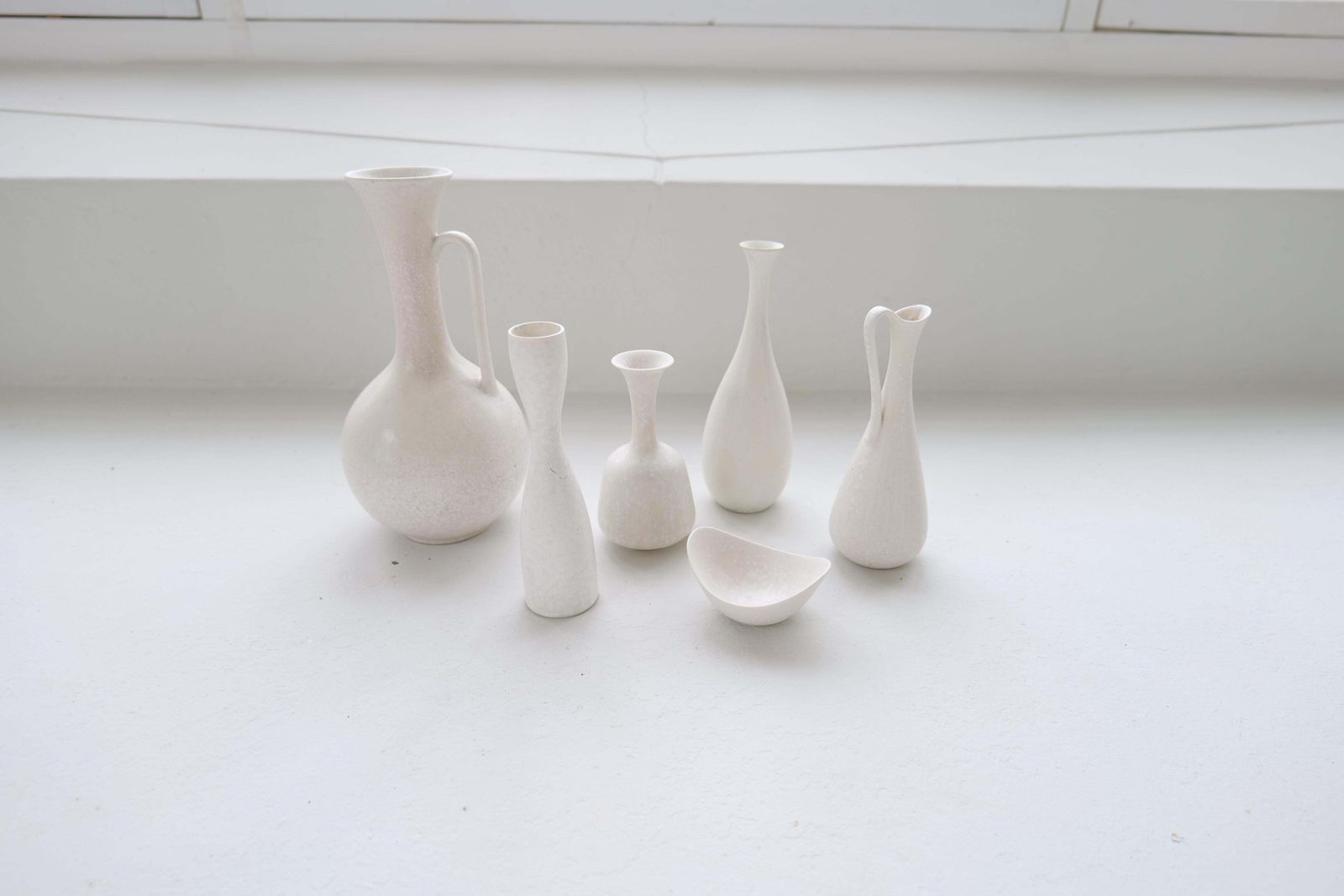 Midcentury Modern Groupe Of 6 White And Grey Vessels Rörstrand Sweden 1950 photo buy