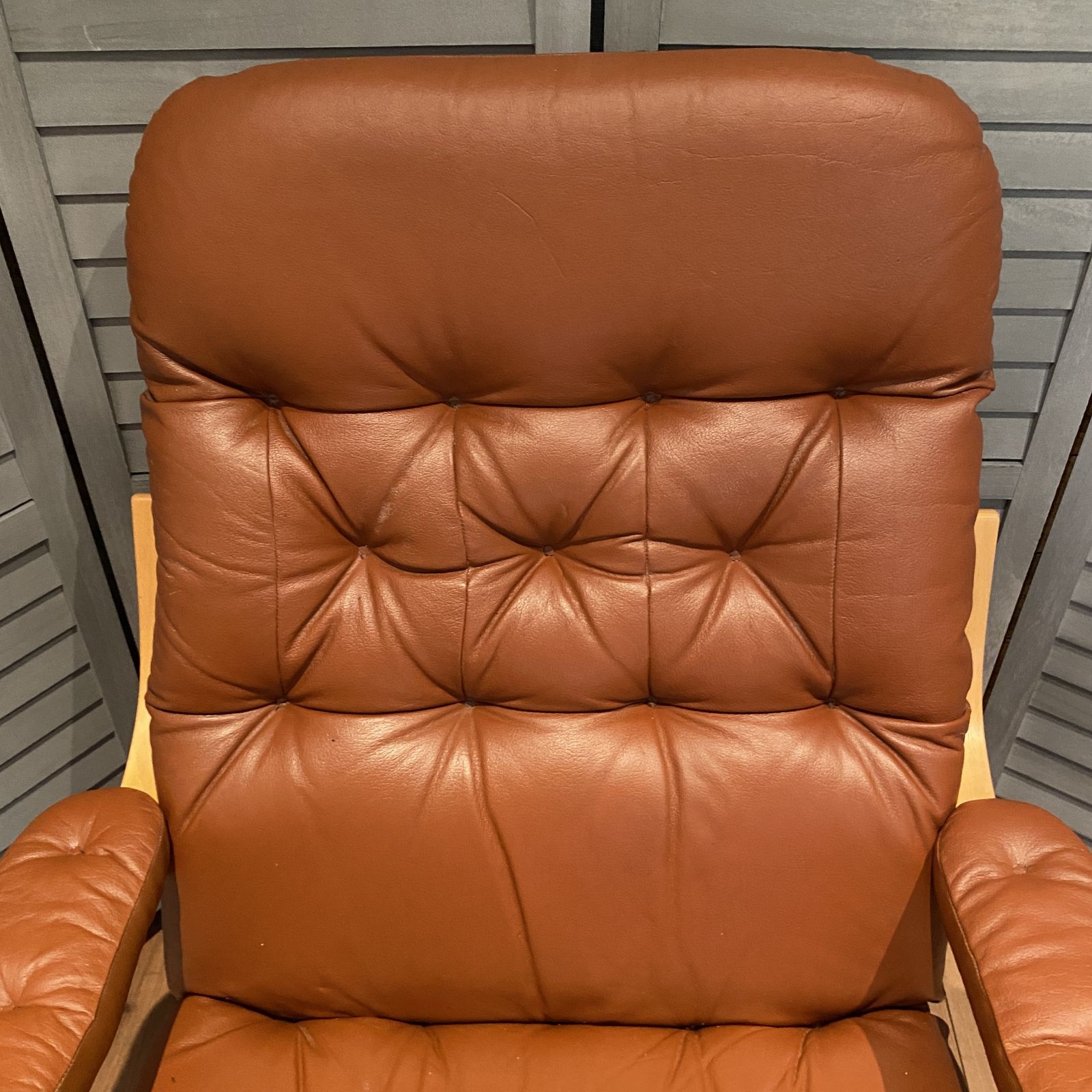 Mcm Vintage Homa 70s Brown Swivel Lounge Chair Leather Tufted Bentwood Arms photo for sale
