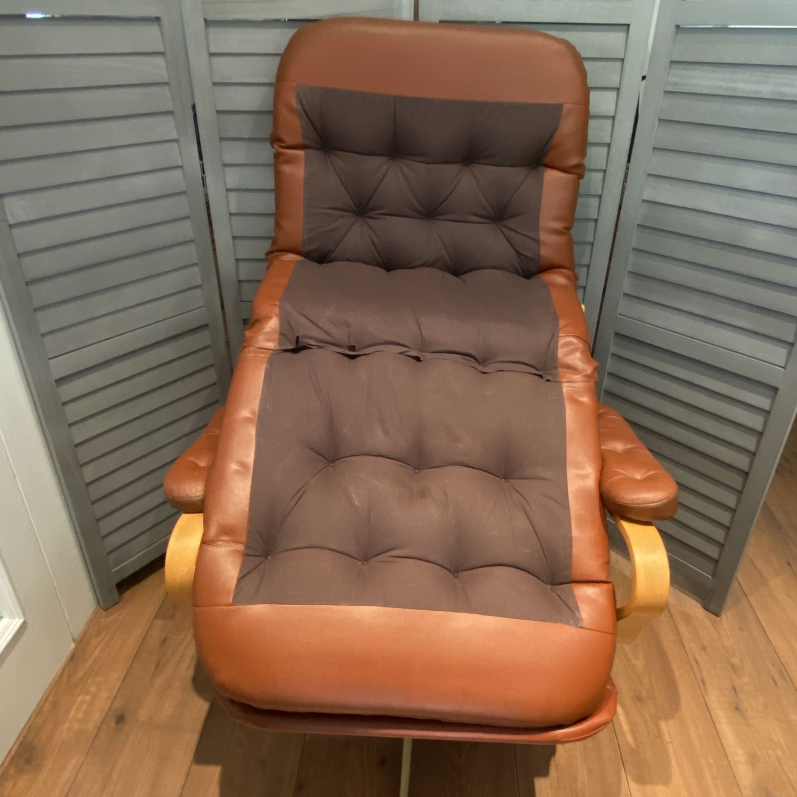 photo buy Mcm Vintage Homa 70s Brown Swivel Lounge Chair Leather Tufted Bentwood Arms